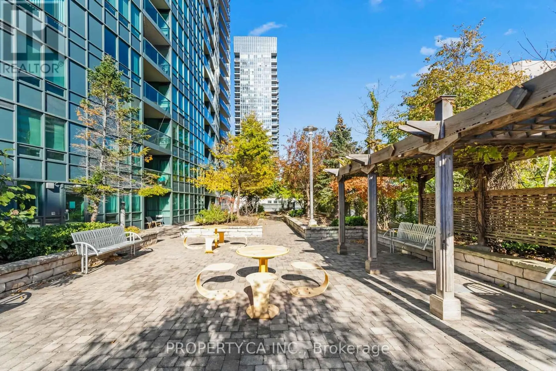 #309 15 GREENVIEW AVENUE - Image 16