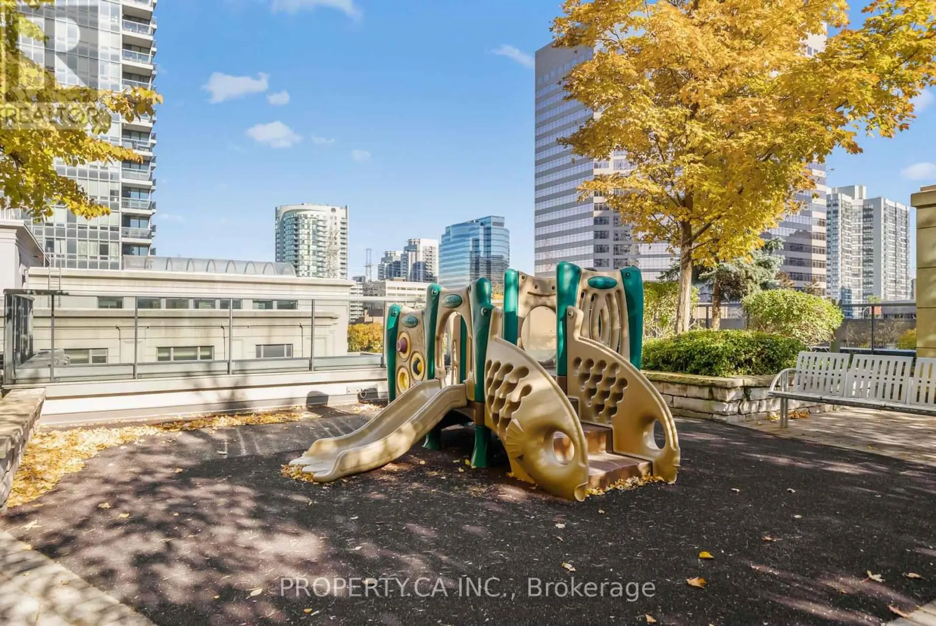 #309 15 GREENVIEW AVENUE - Image 17