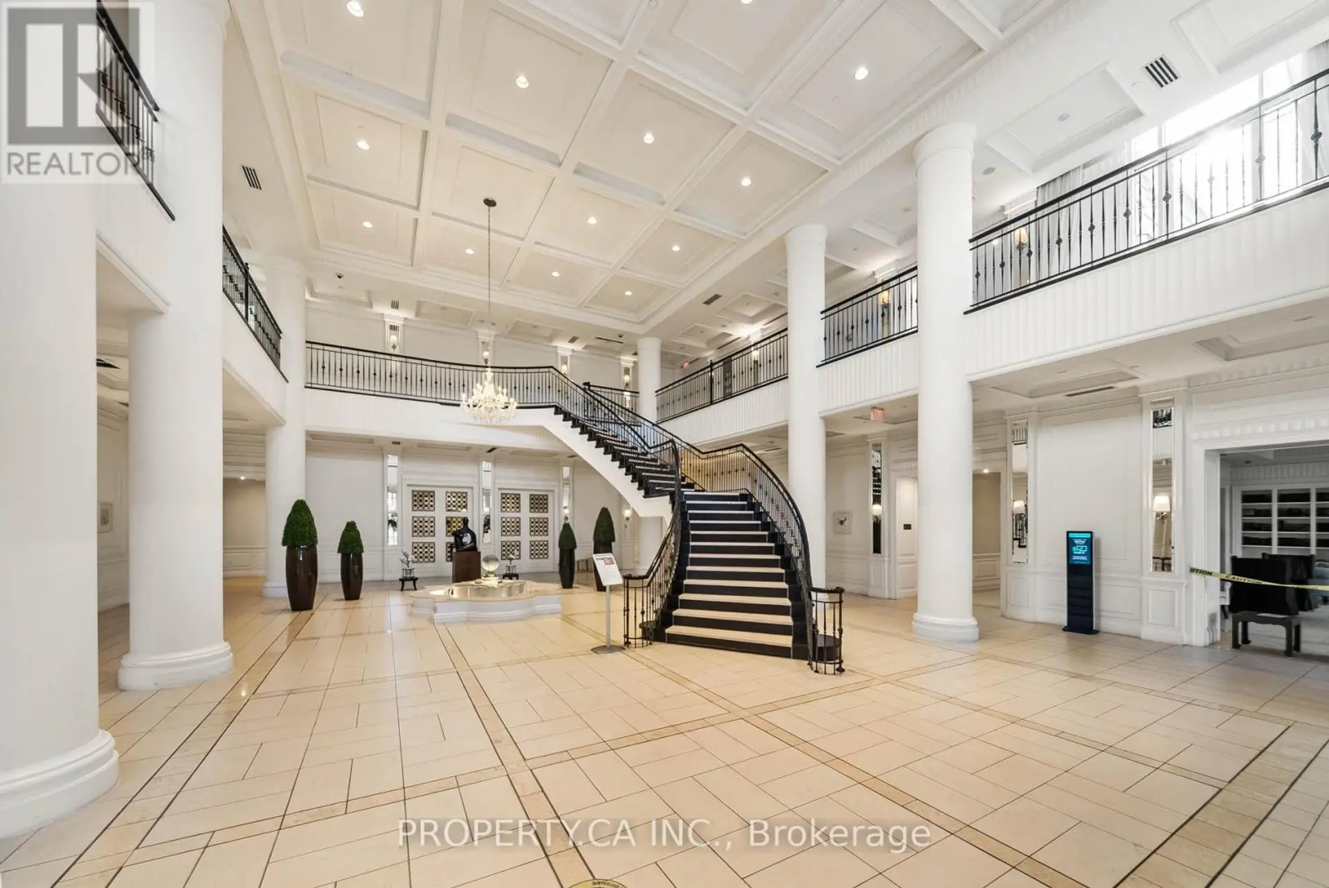 #309 15 GREENVIEW AVENUE - Image 3