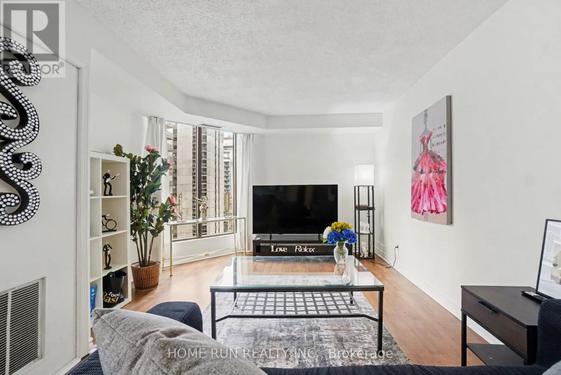 #1103 200 BAY STREET - Image 2