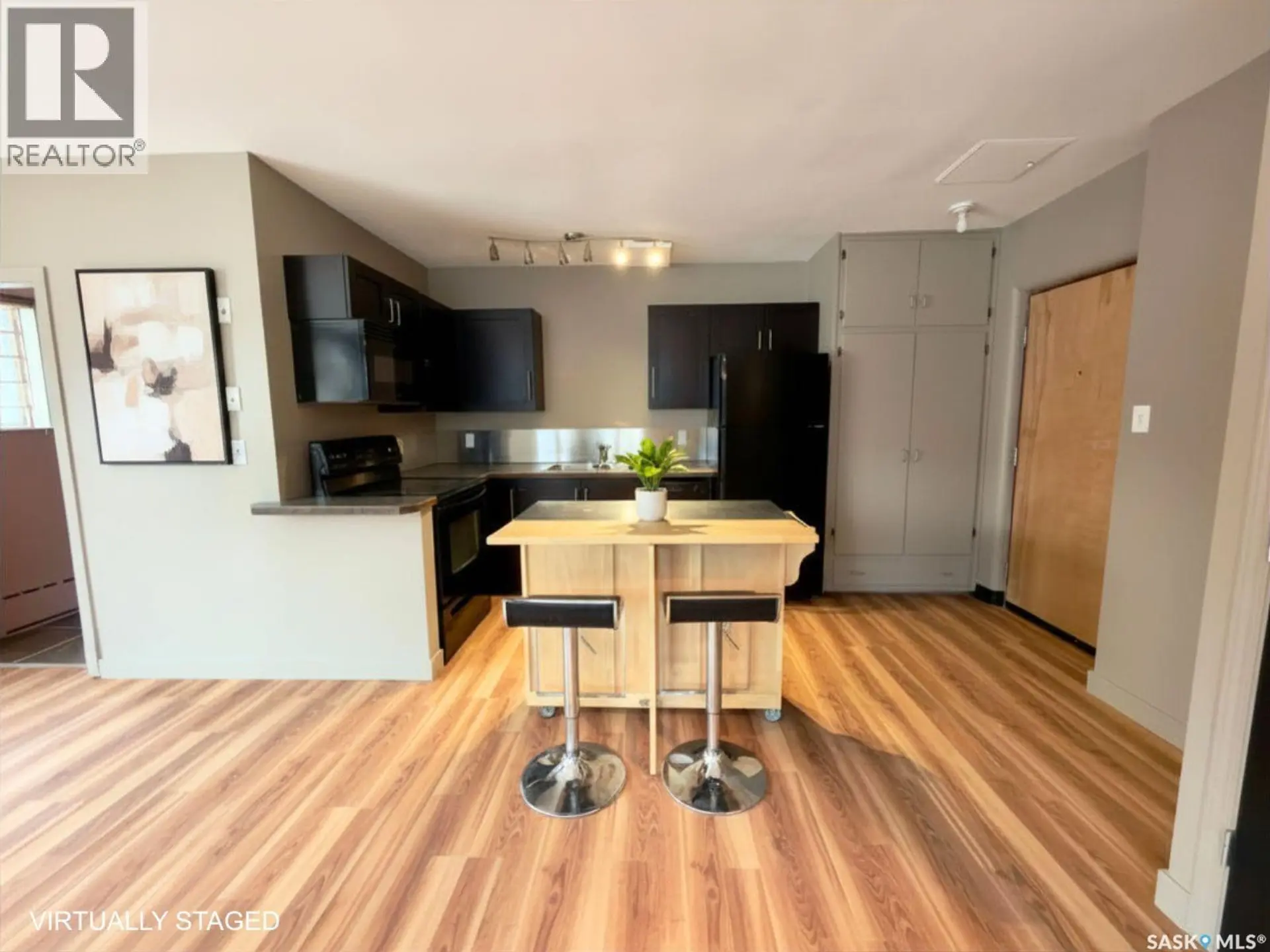 Property at #2 400 4TH AVENUE N, Saskatoon, SK