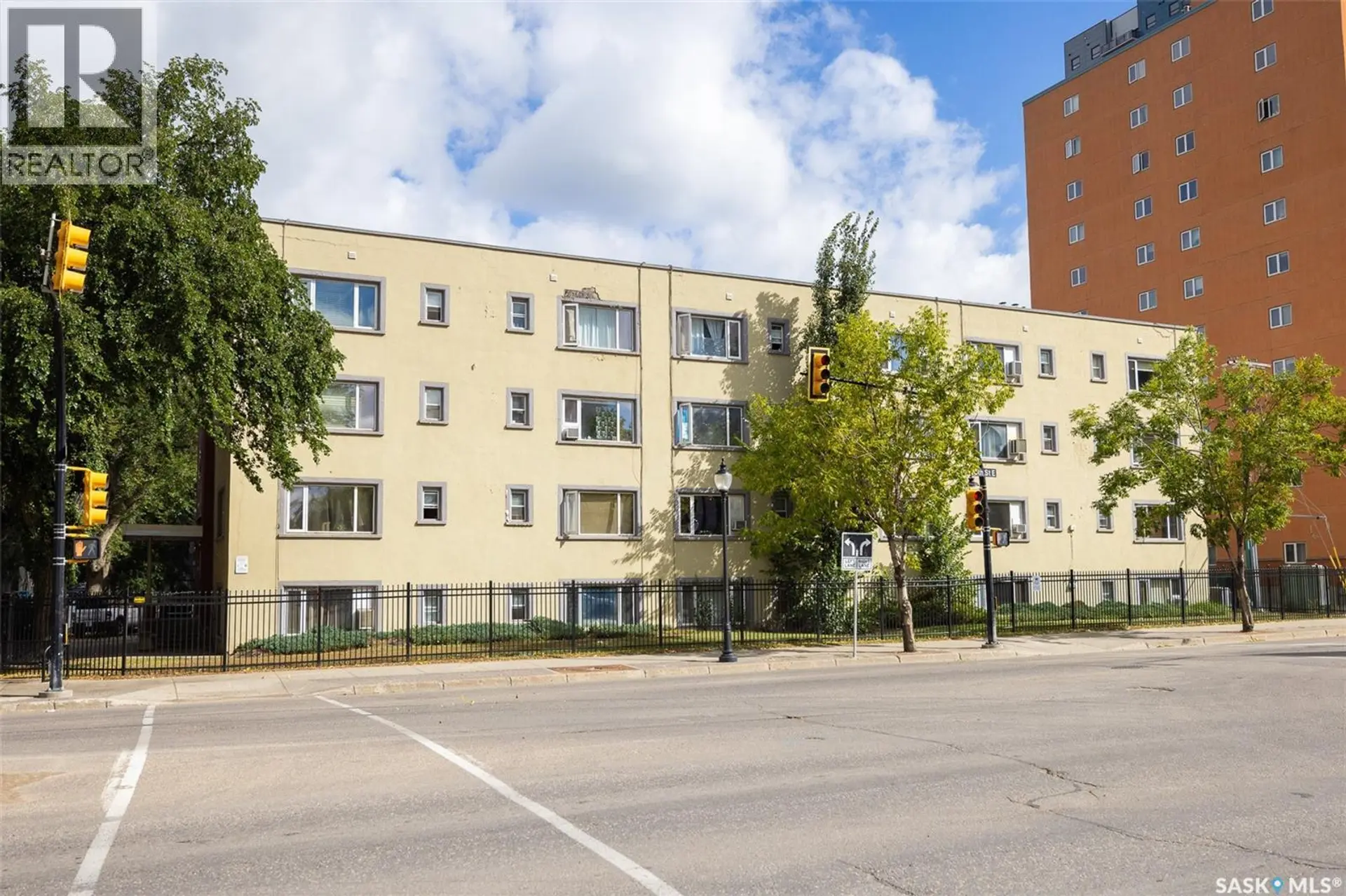 Property at #2 400 4TH AVENUE N, Saskatoon, SK