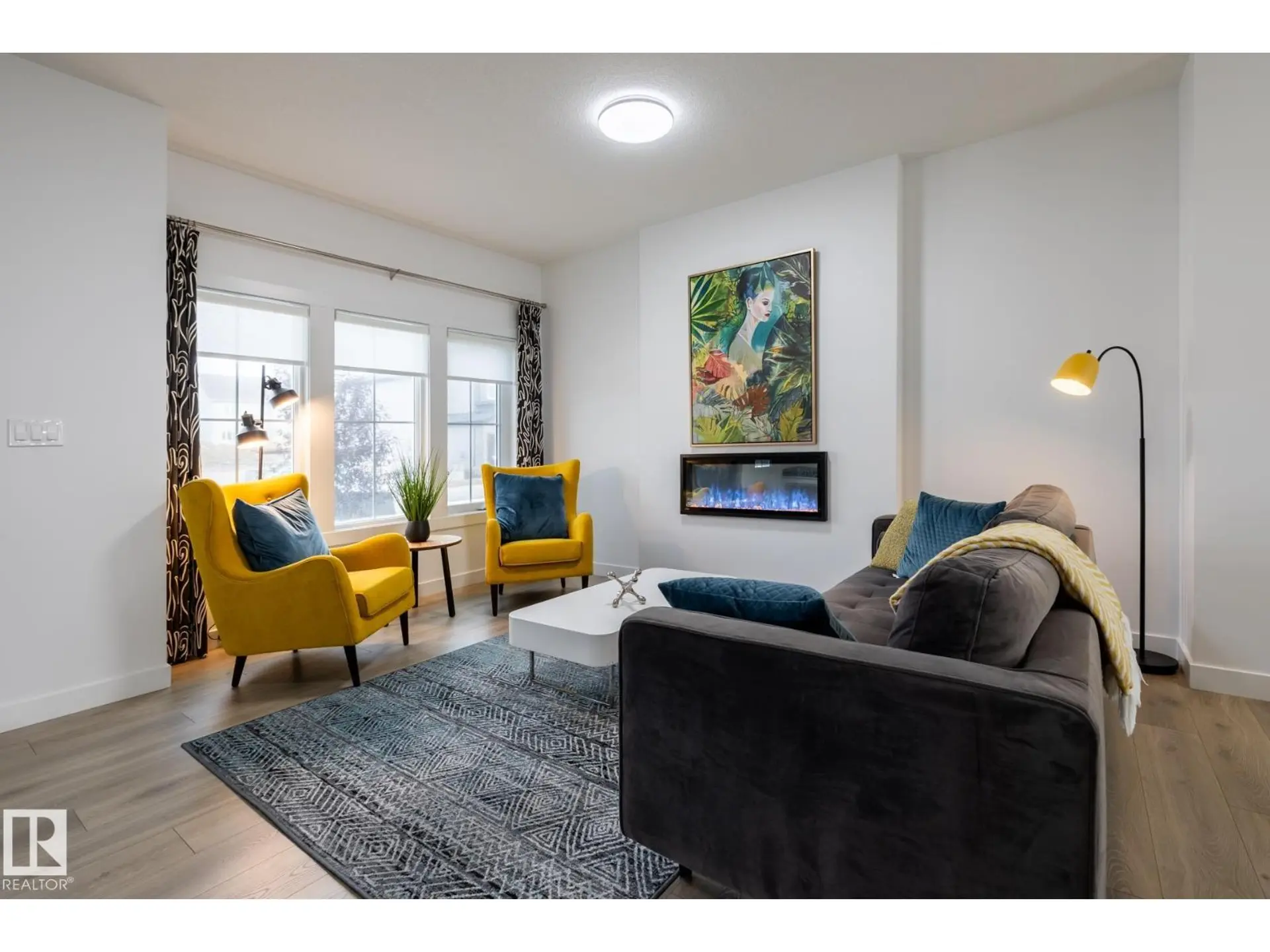 20818 15A AV NW - Image 1