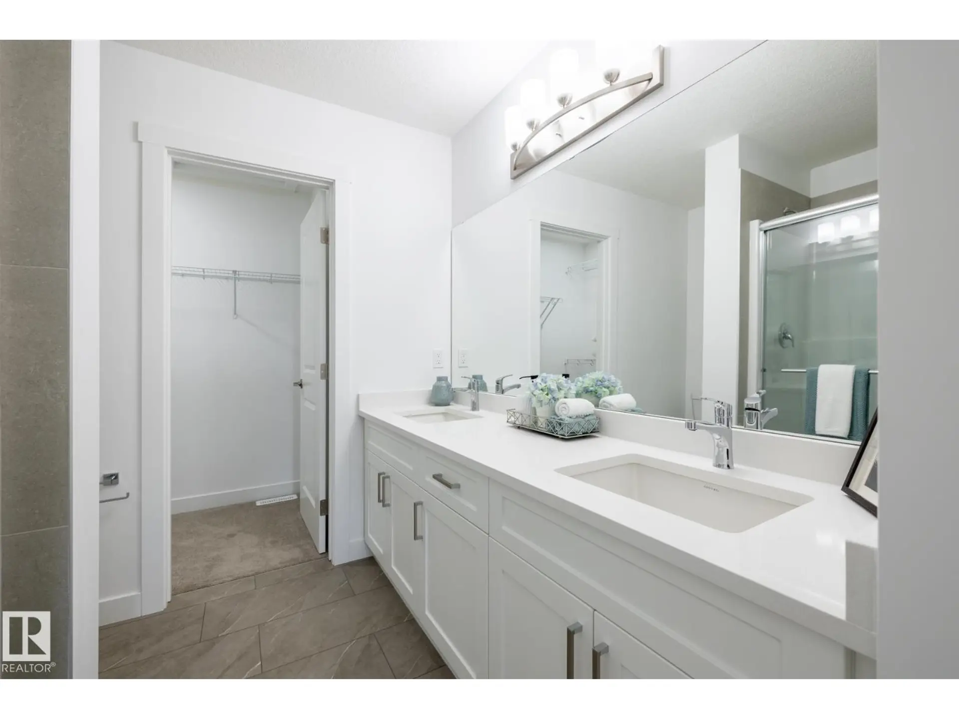 20818 15A AV NW - Image 13