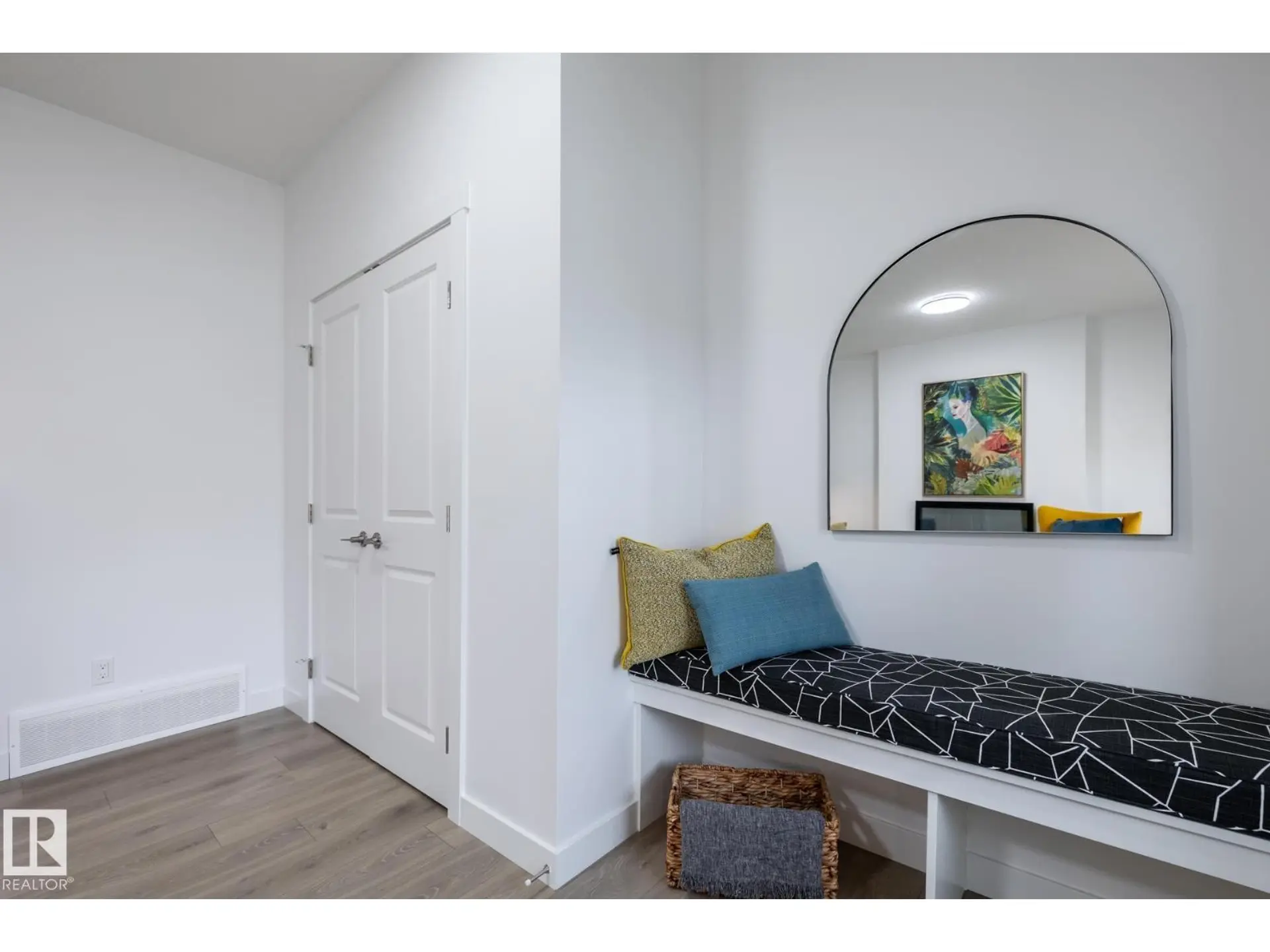 20818 15A AV NW - Image 2