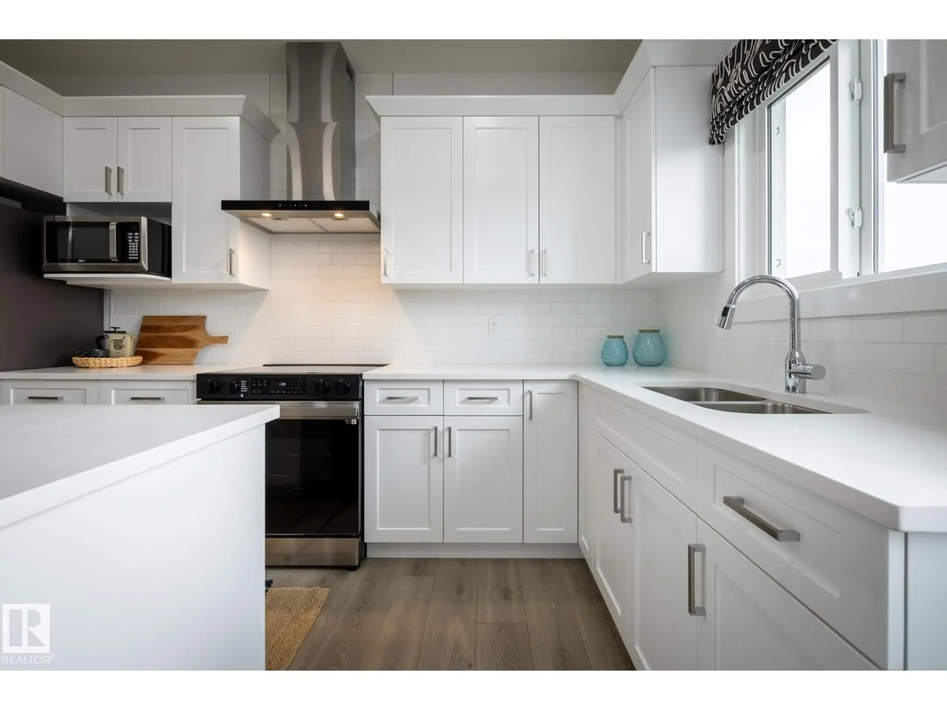 20818 15A AV NW - Image 9