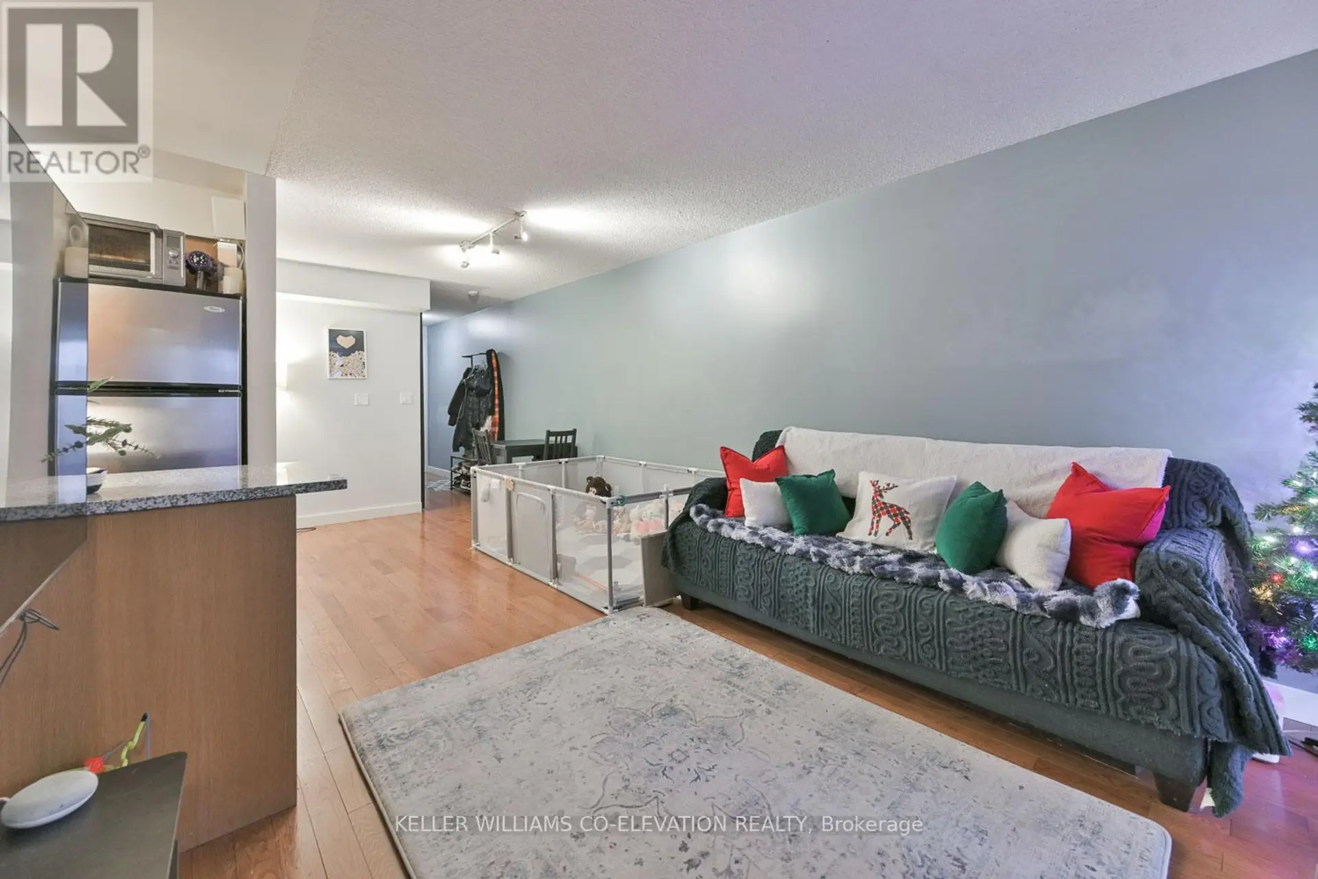 #714 8 REAN DRIVE - Image 4