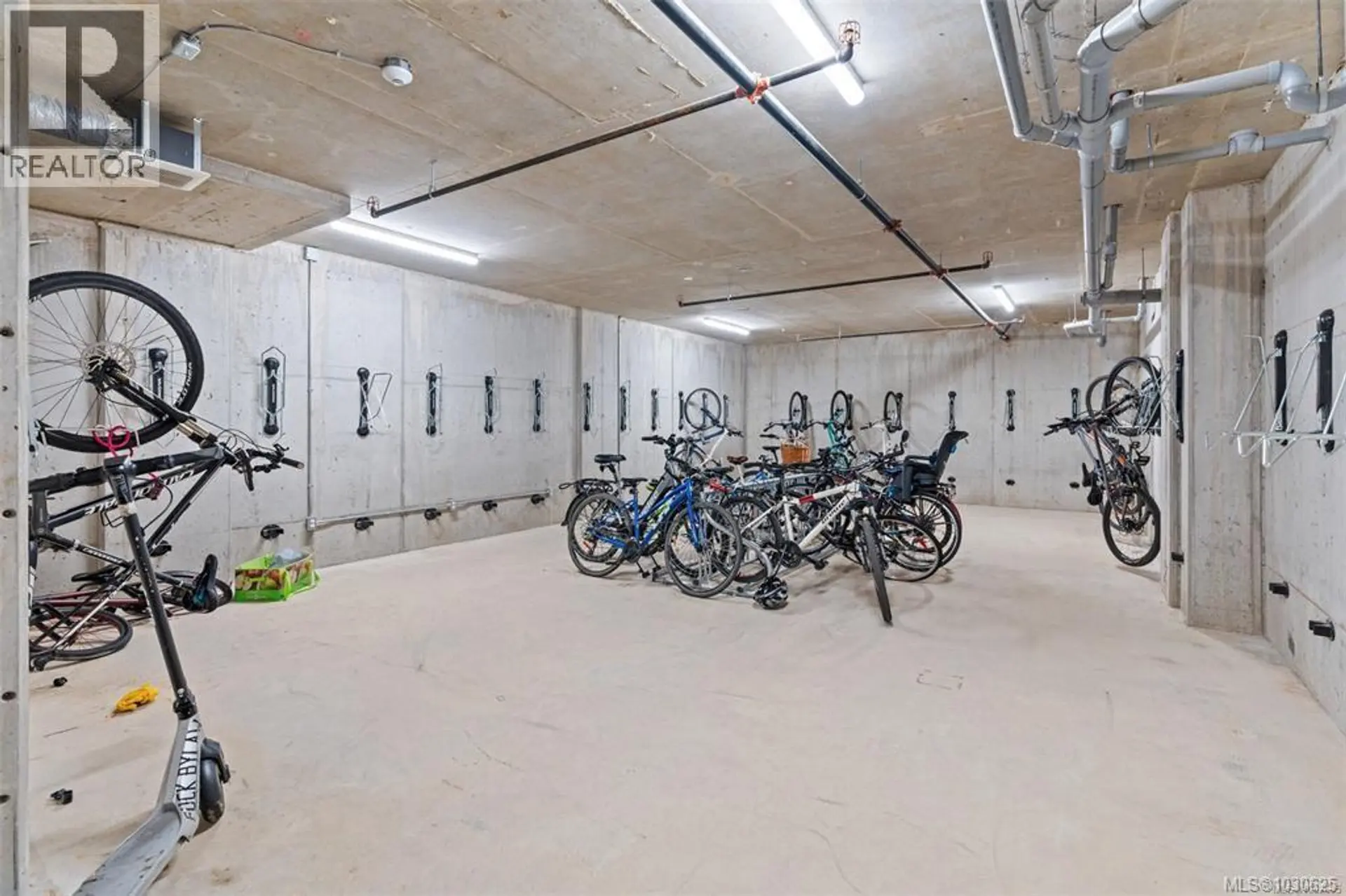 Property at #301 842 ORONO AVE, Langford, BC