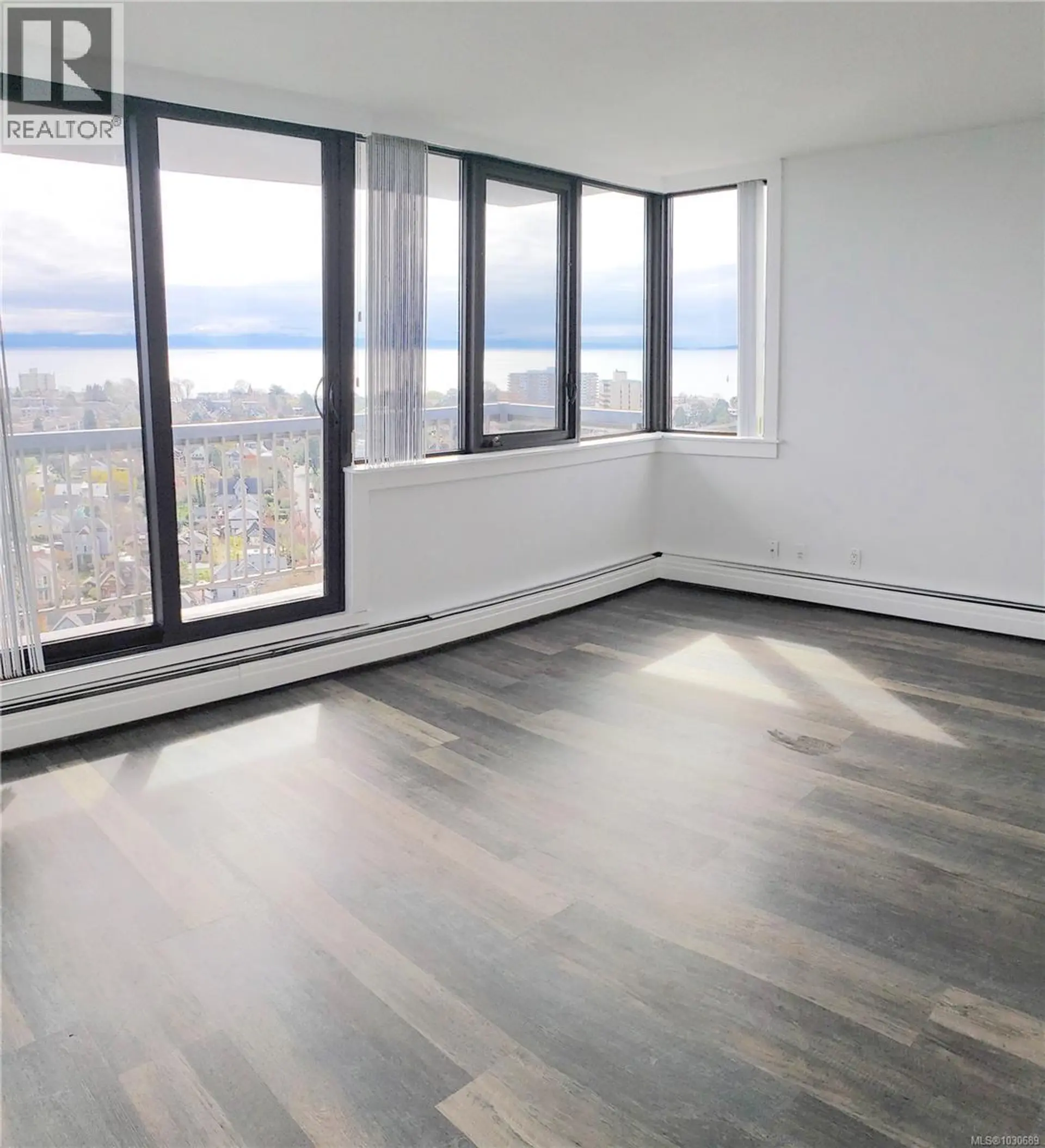 Property at #2210 647 MICHIGAN ST, Victoria, BC