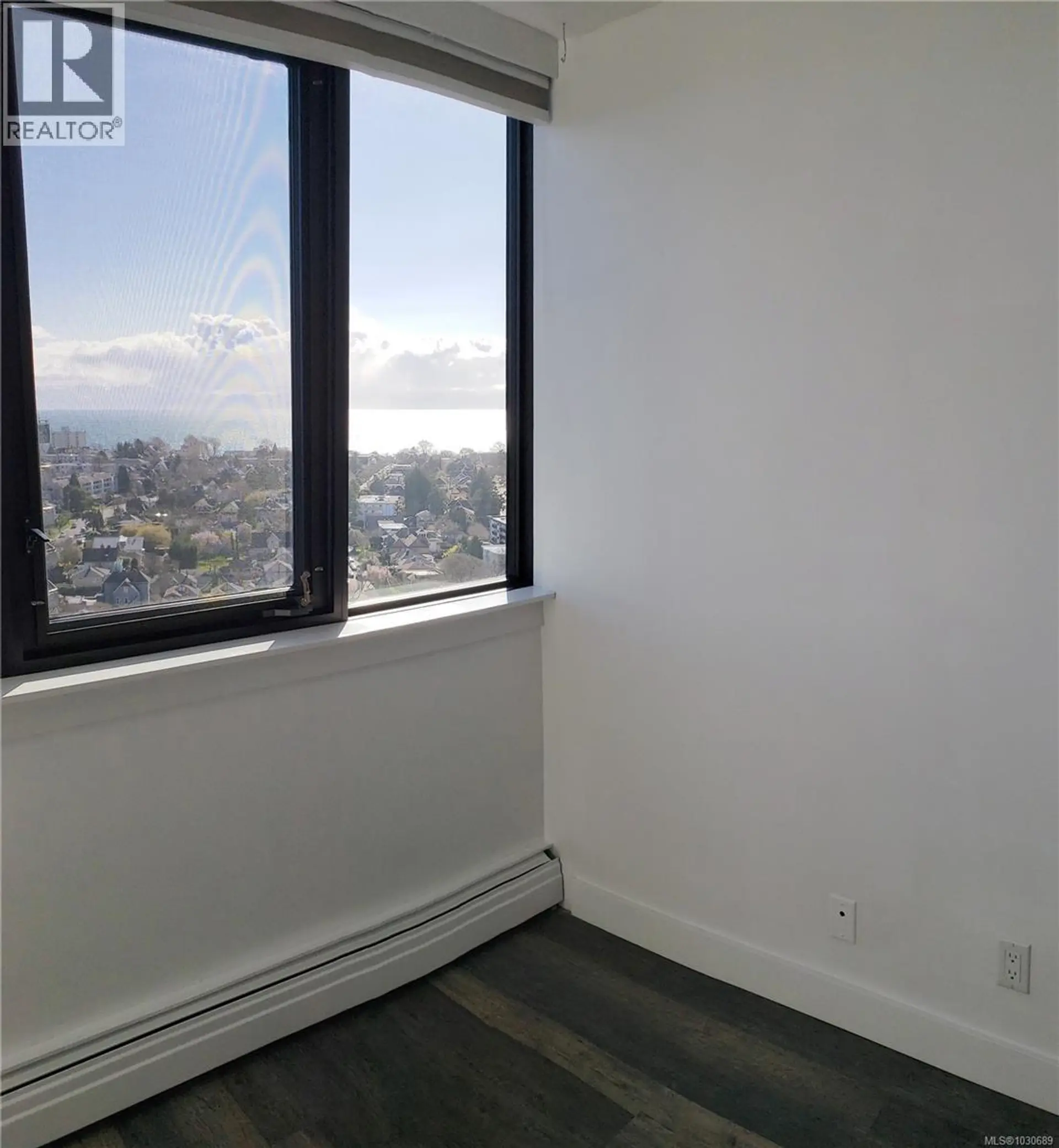 Property at #2210 647 MICHIGAN ST, Victoria, BC