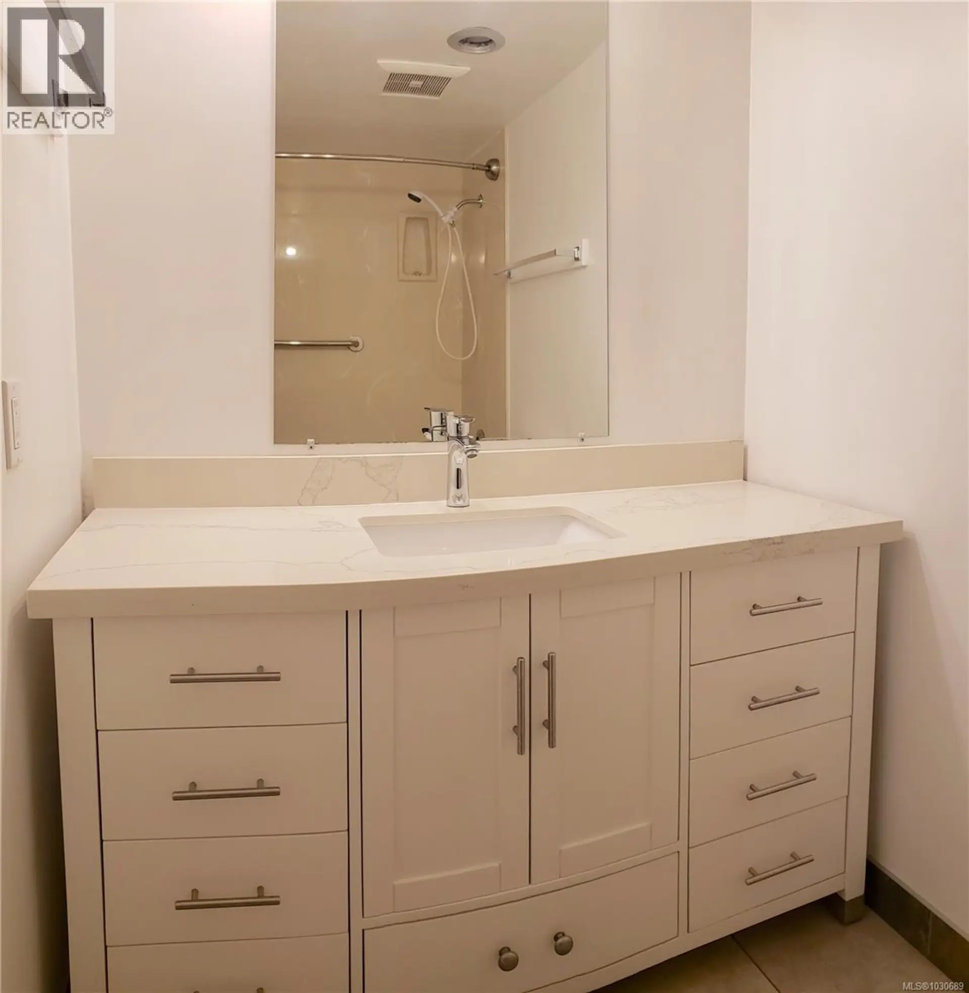 Property at #2210 647 MICHIGAN ST, Victoria, BC