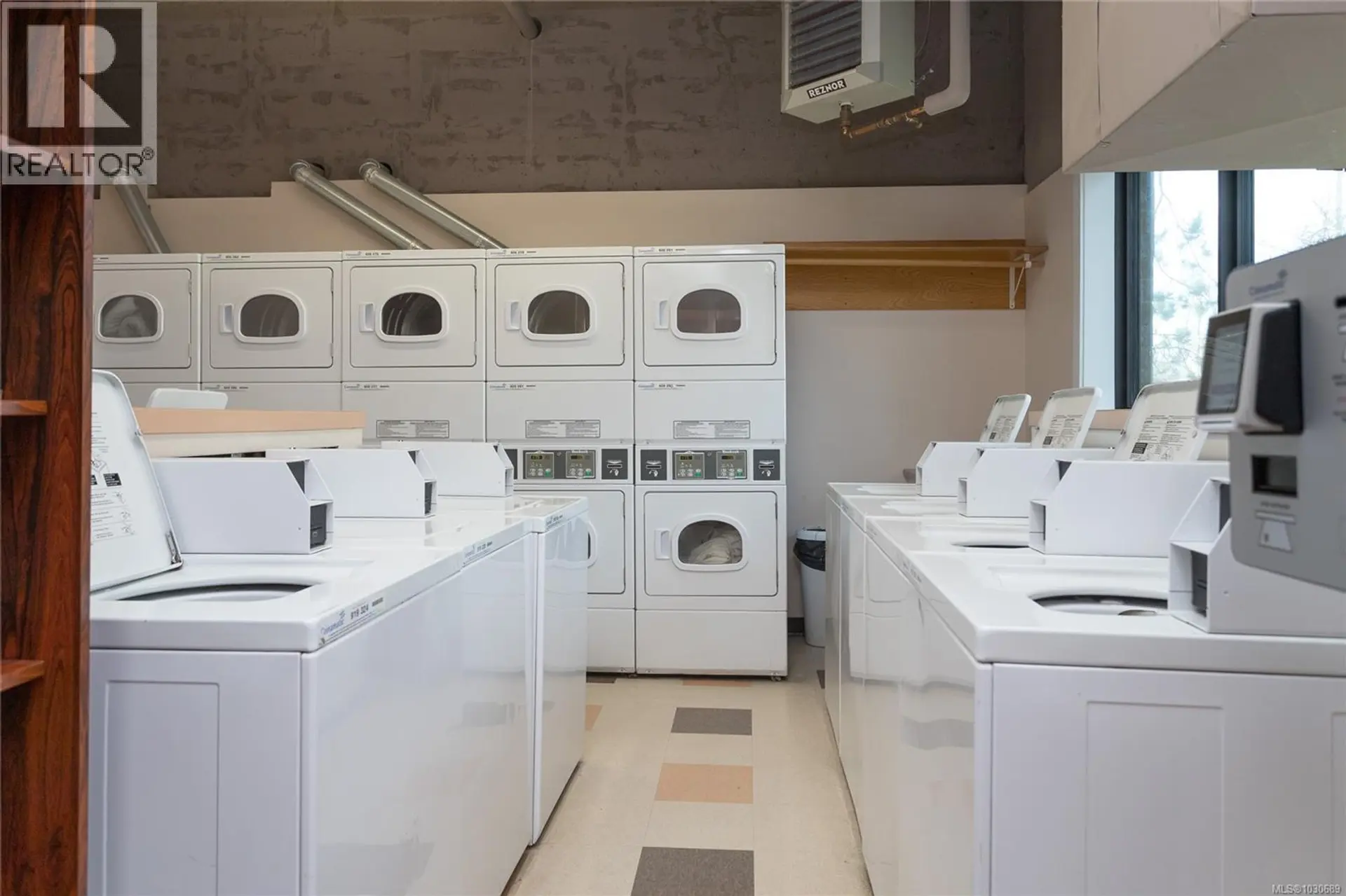 Property at #2210 647 MICHIGAN ST, Victoria, BC