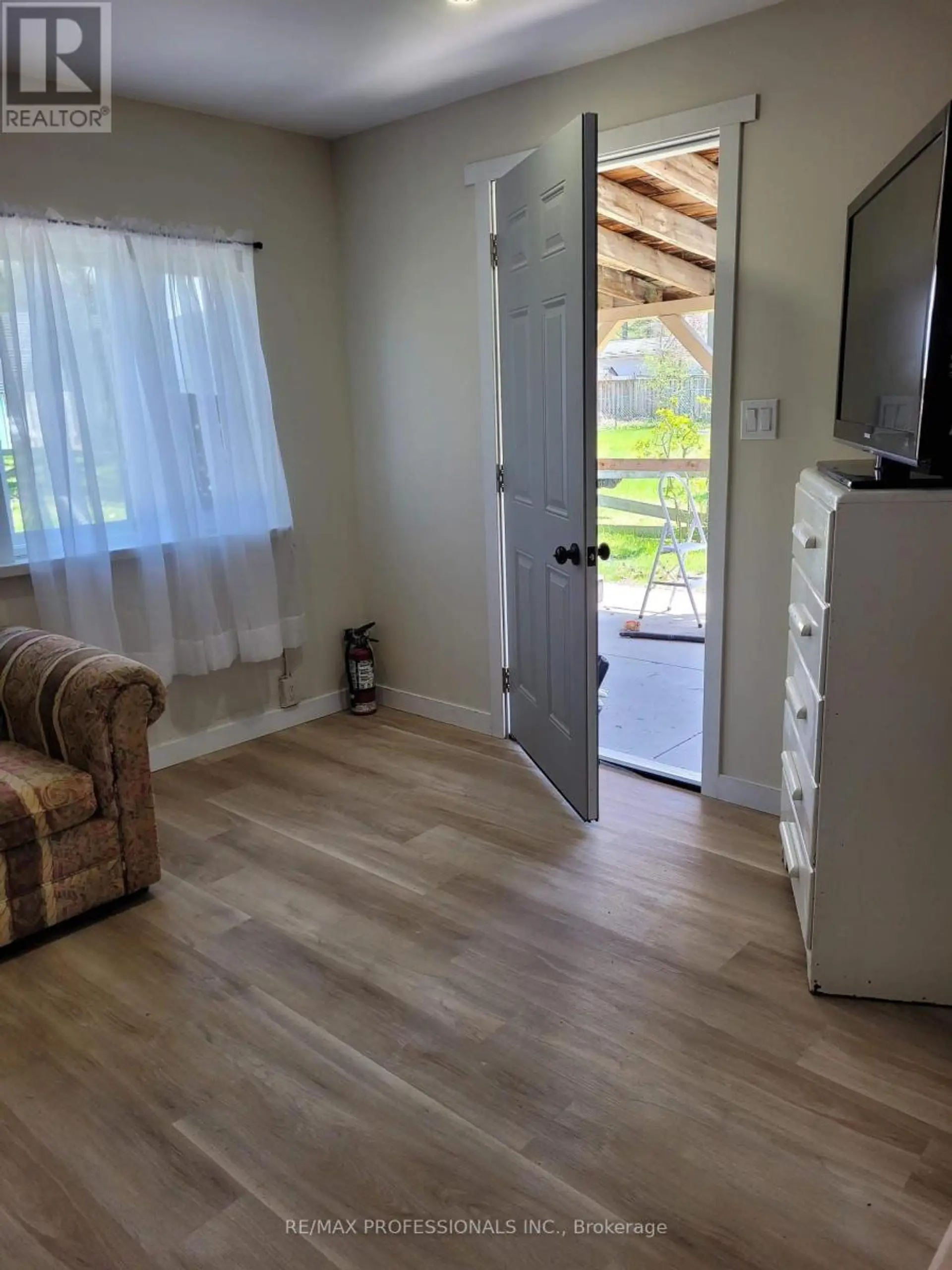 39 BECK STREET - Image 4