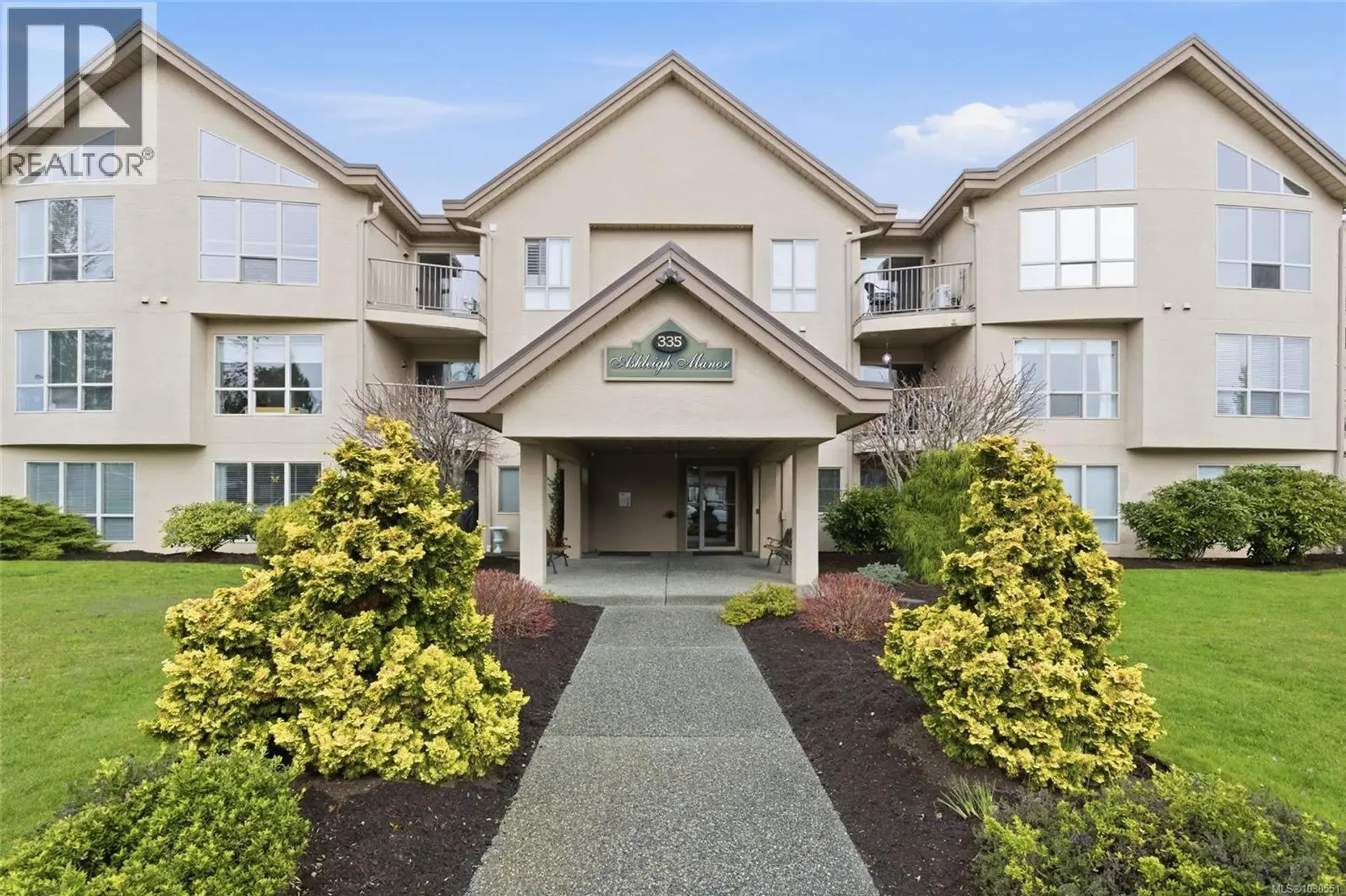 Property at #106 335 Hirst Ave W, Parksville, BC