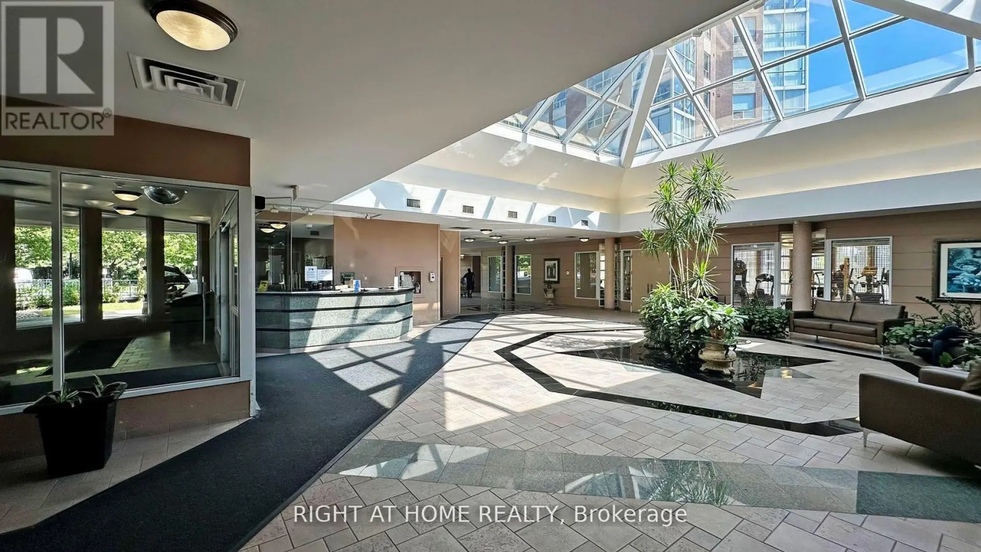#1609 7 CONCORDE PLACE - Image 1