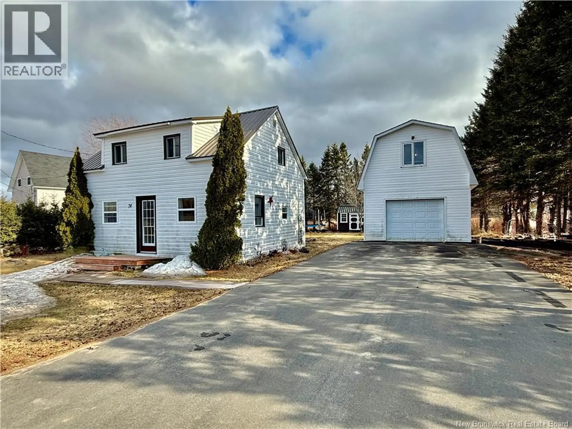 74 De L'ecole Street - Image 1