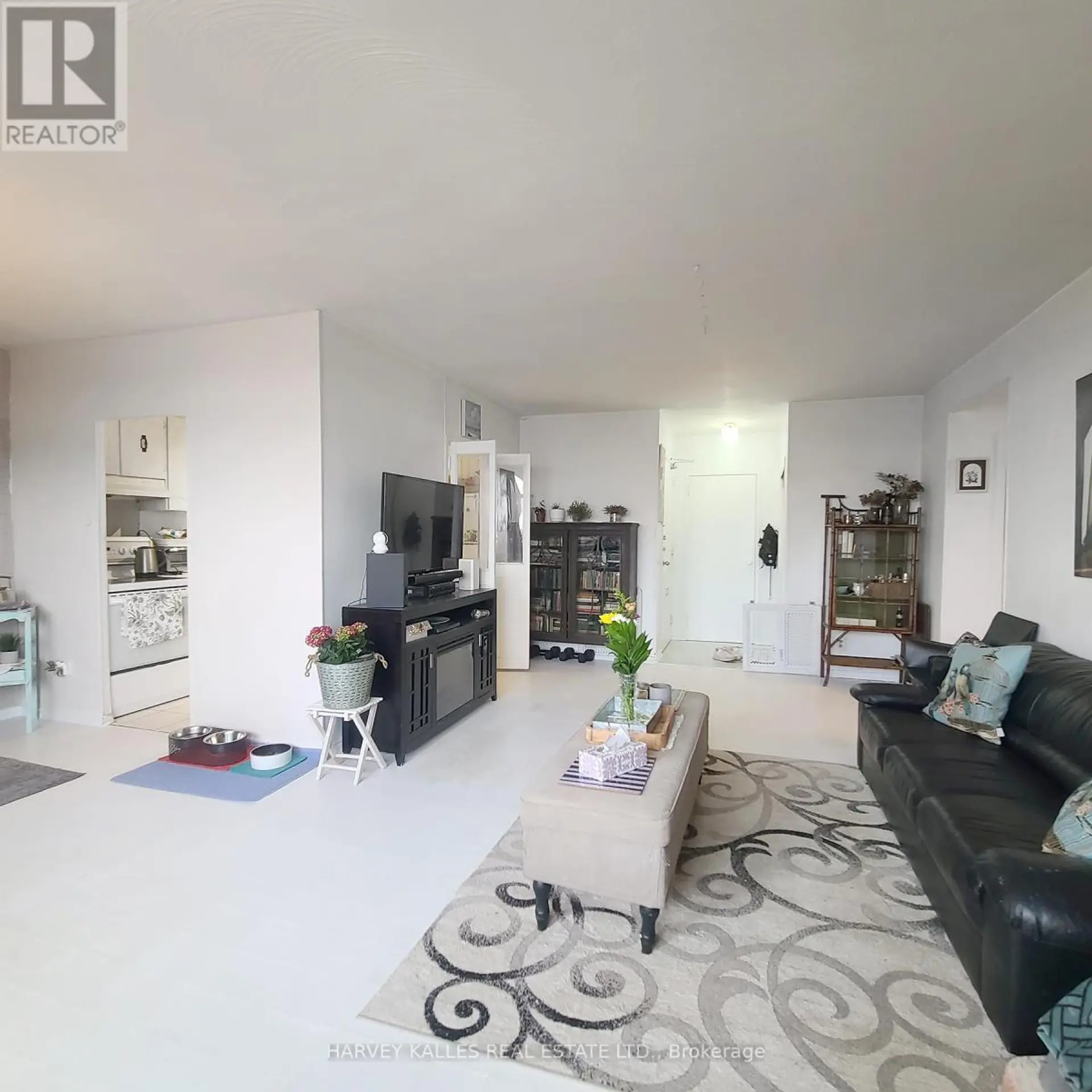 #703 825 KENNEDY ROAD - Image 11