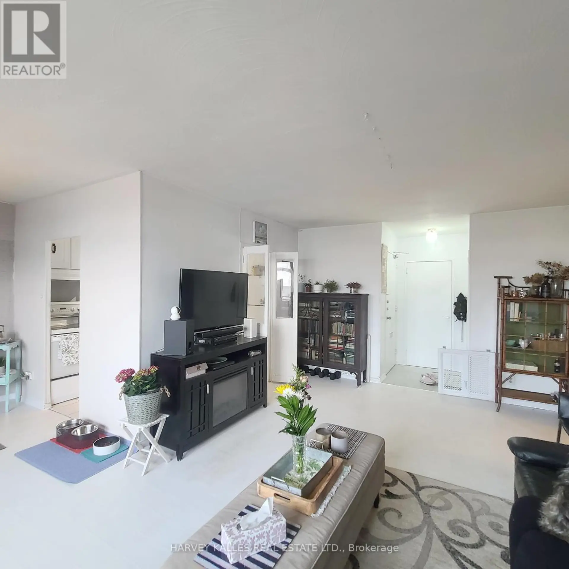 #703 825 KENNEDY ROAD - Image 12