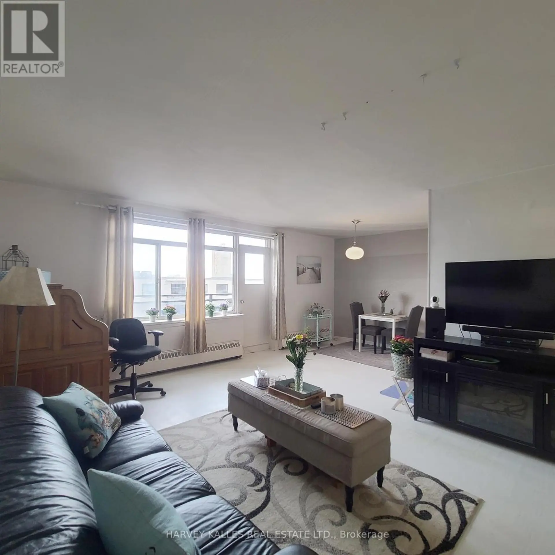 #703 825 KENNEDY ROAD - Image 8