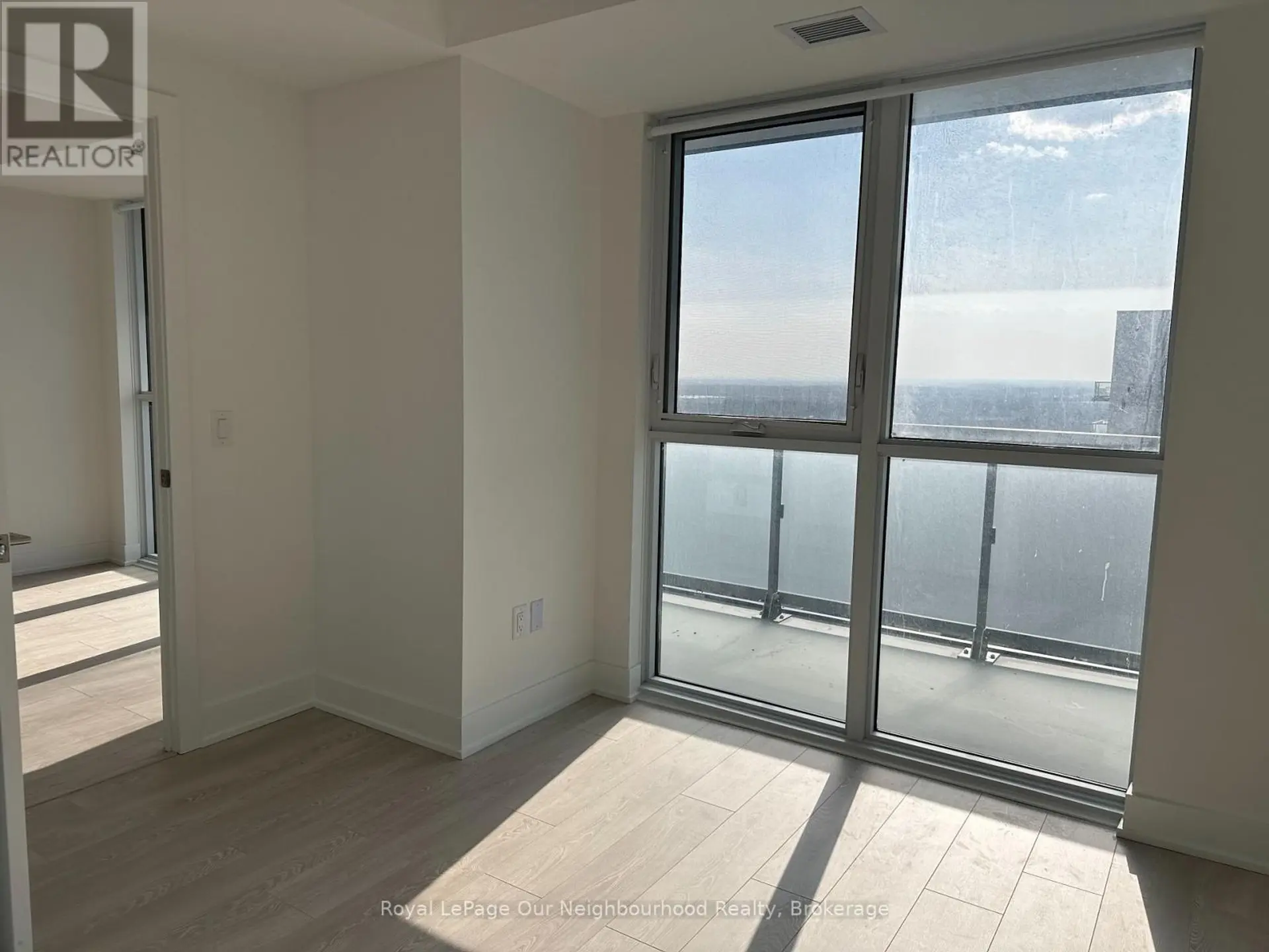 #2615 2545 SIMCOE STREET N - Image 10