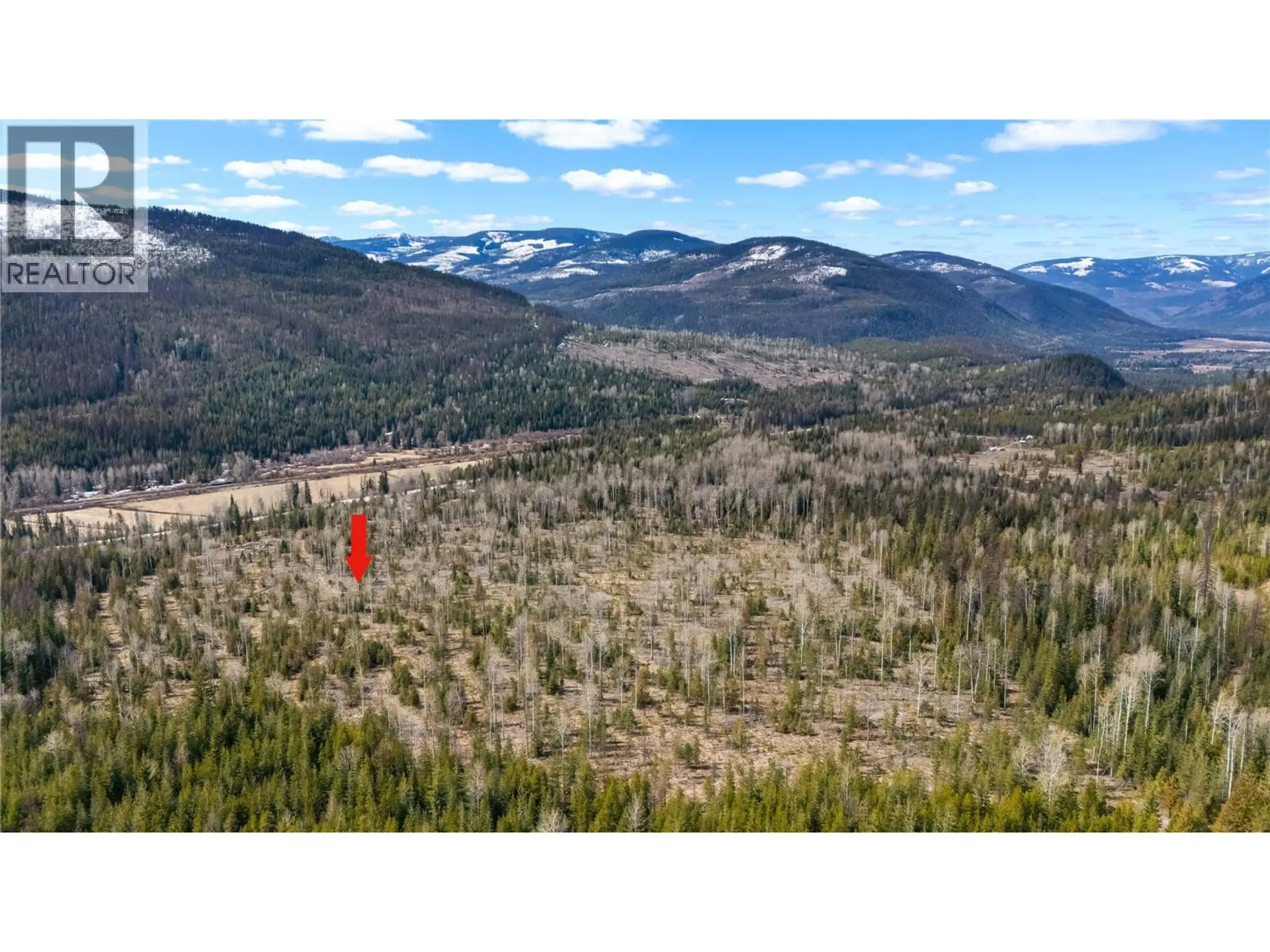 Property at 7904 HIGHWAY 3, Yahk, BC