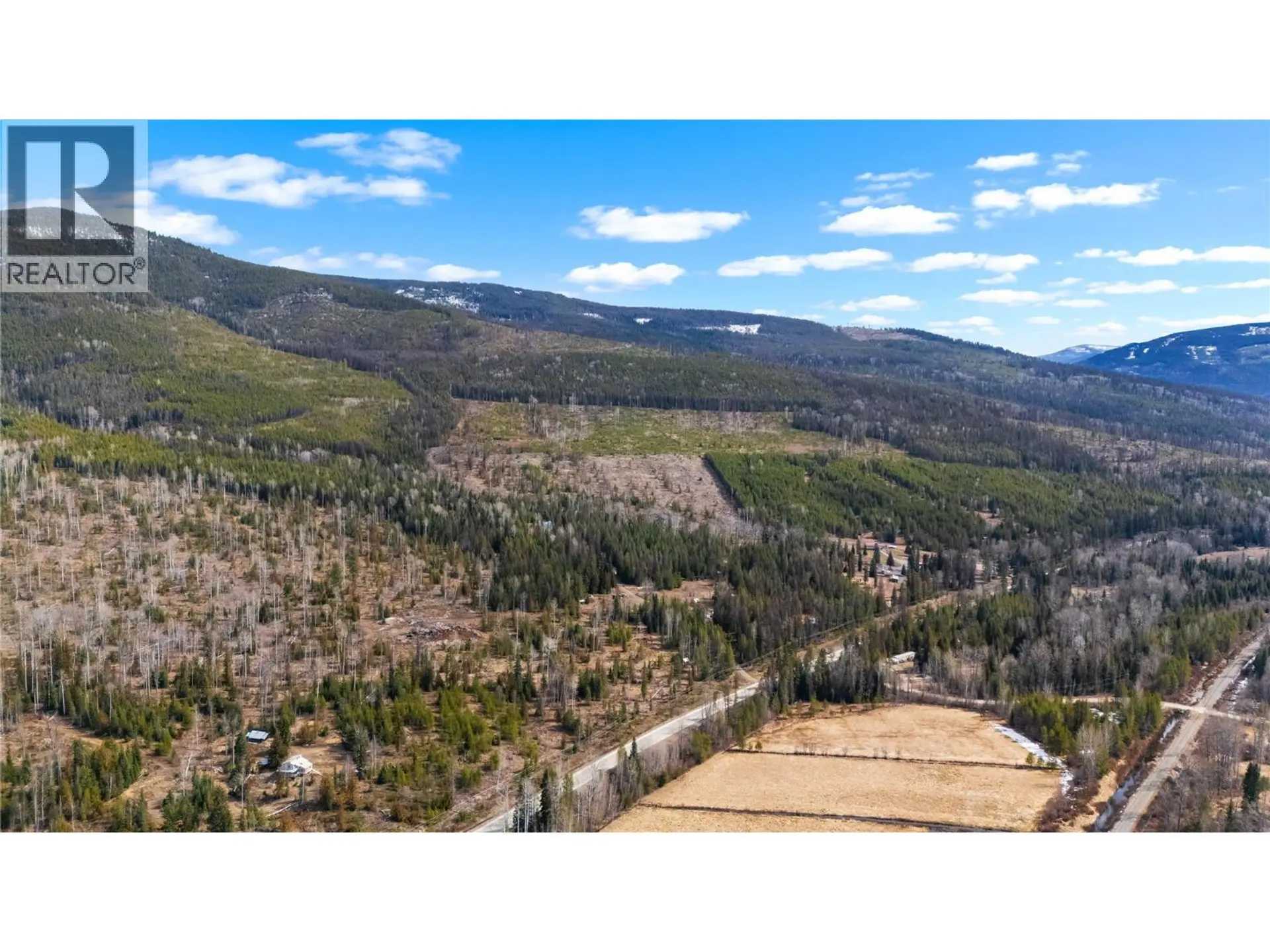 Property at 7904 HIGHWAY 3, Yahk, BC