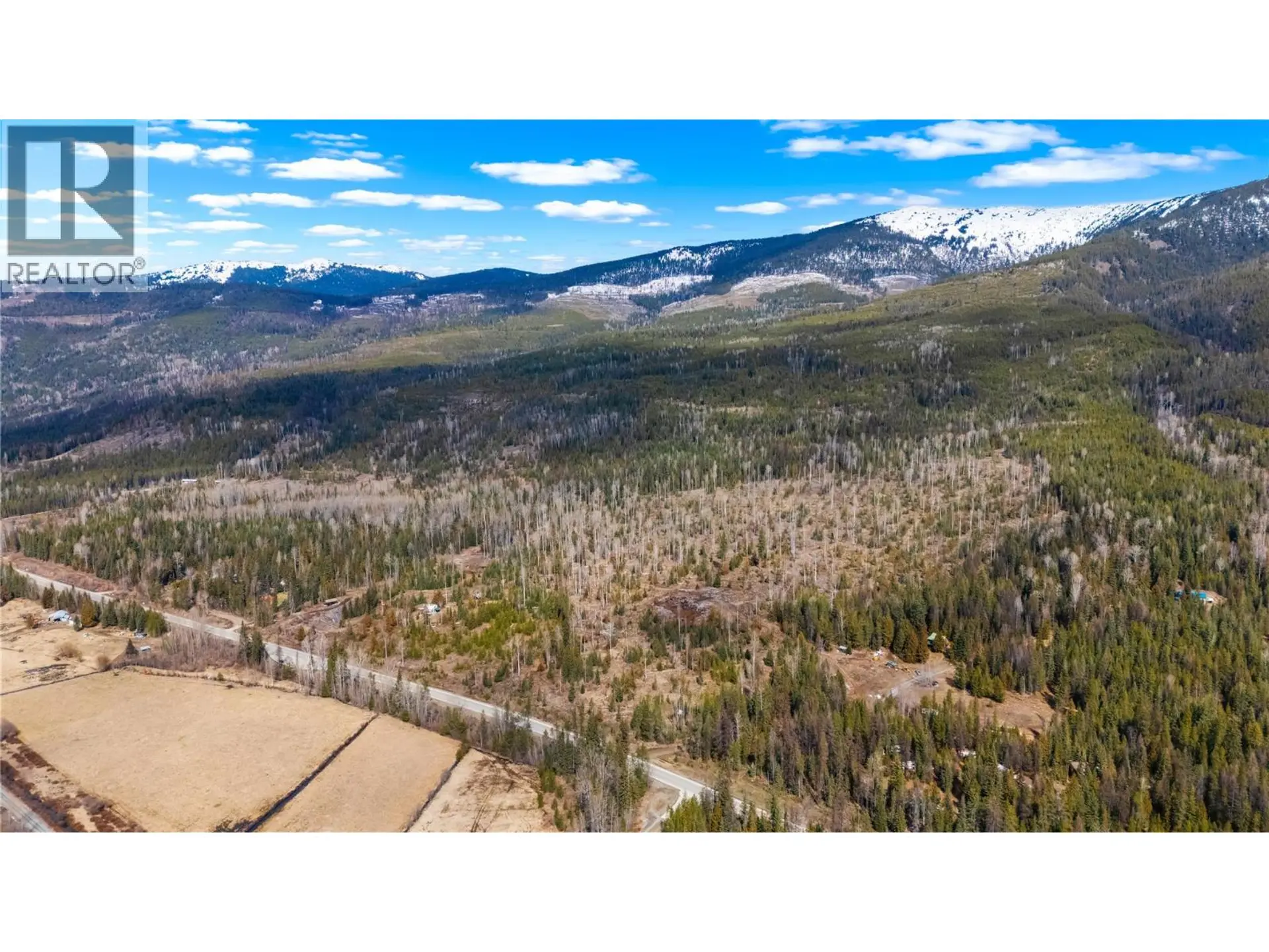 Property at 7904 HIGHWAY 3, Yahk, BC