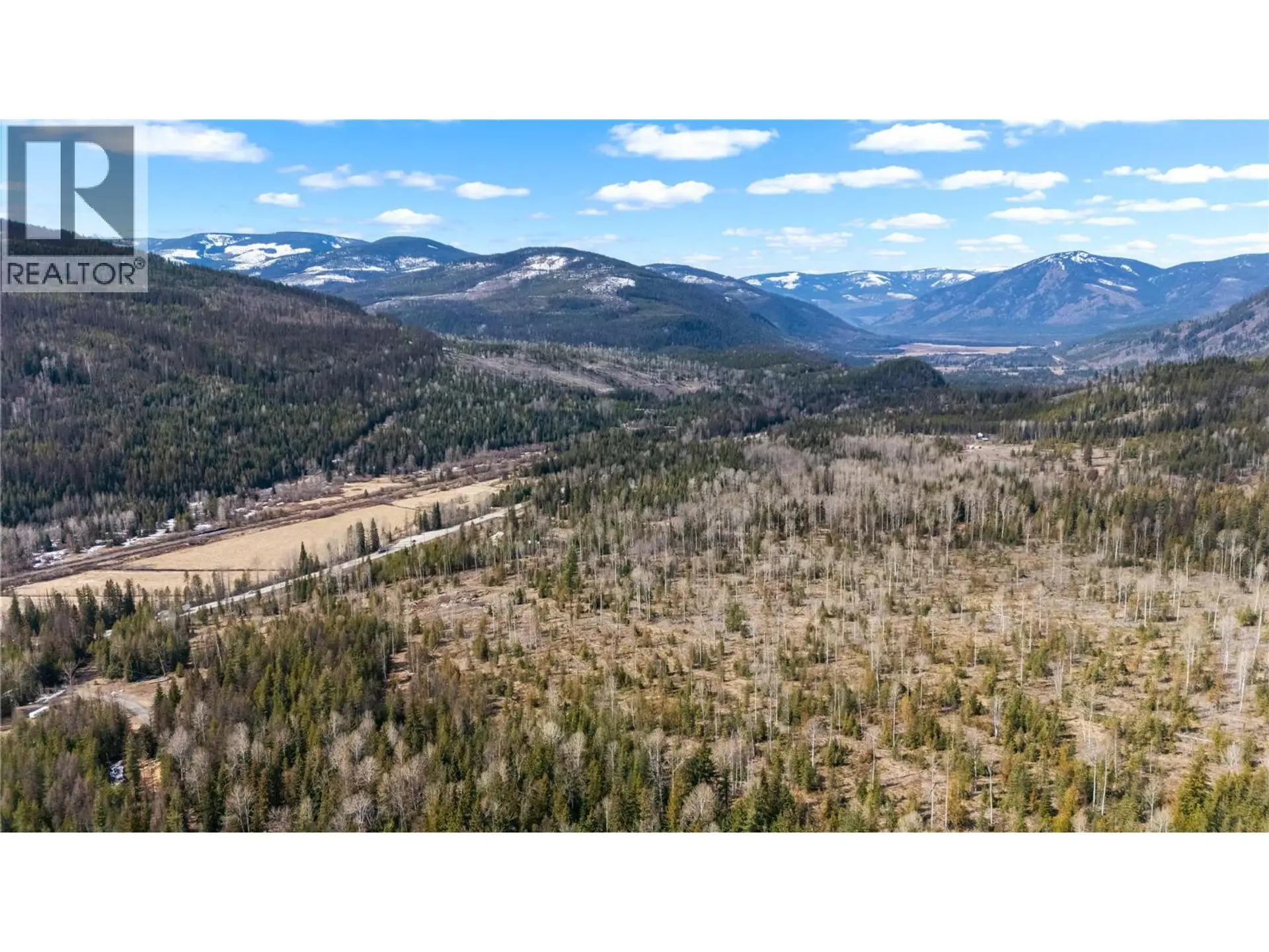 Property at 7904 HIGHWAY 3, Yahk, BC