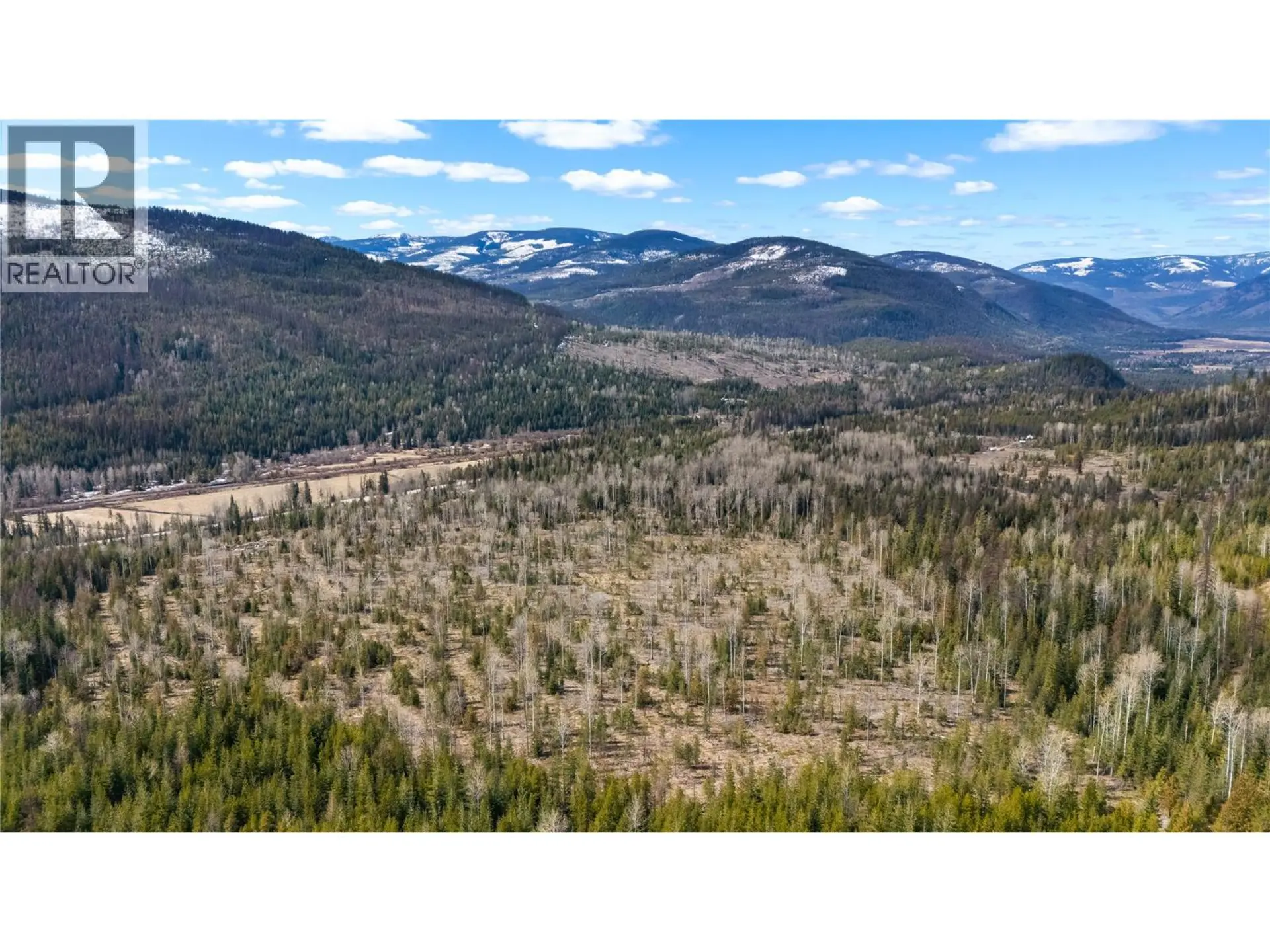 Property at 7904 HIGHWAY 3, Yahk, BC
