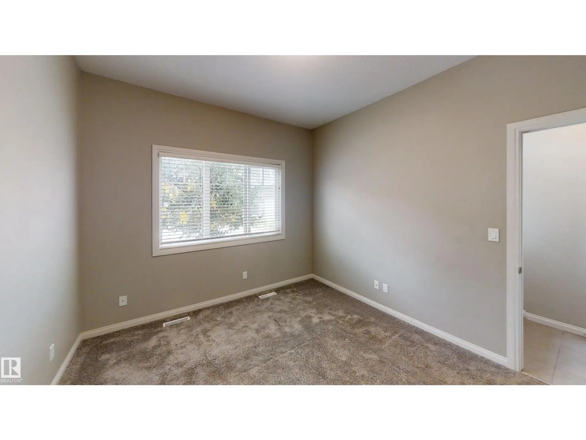 #59 18230 104A ST NW - Image 10