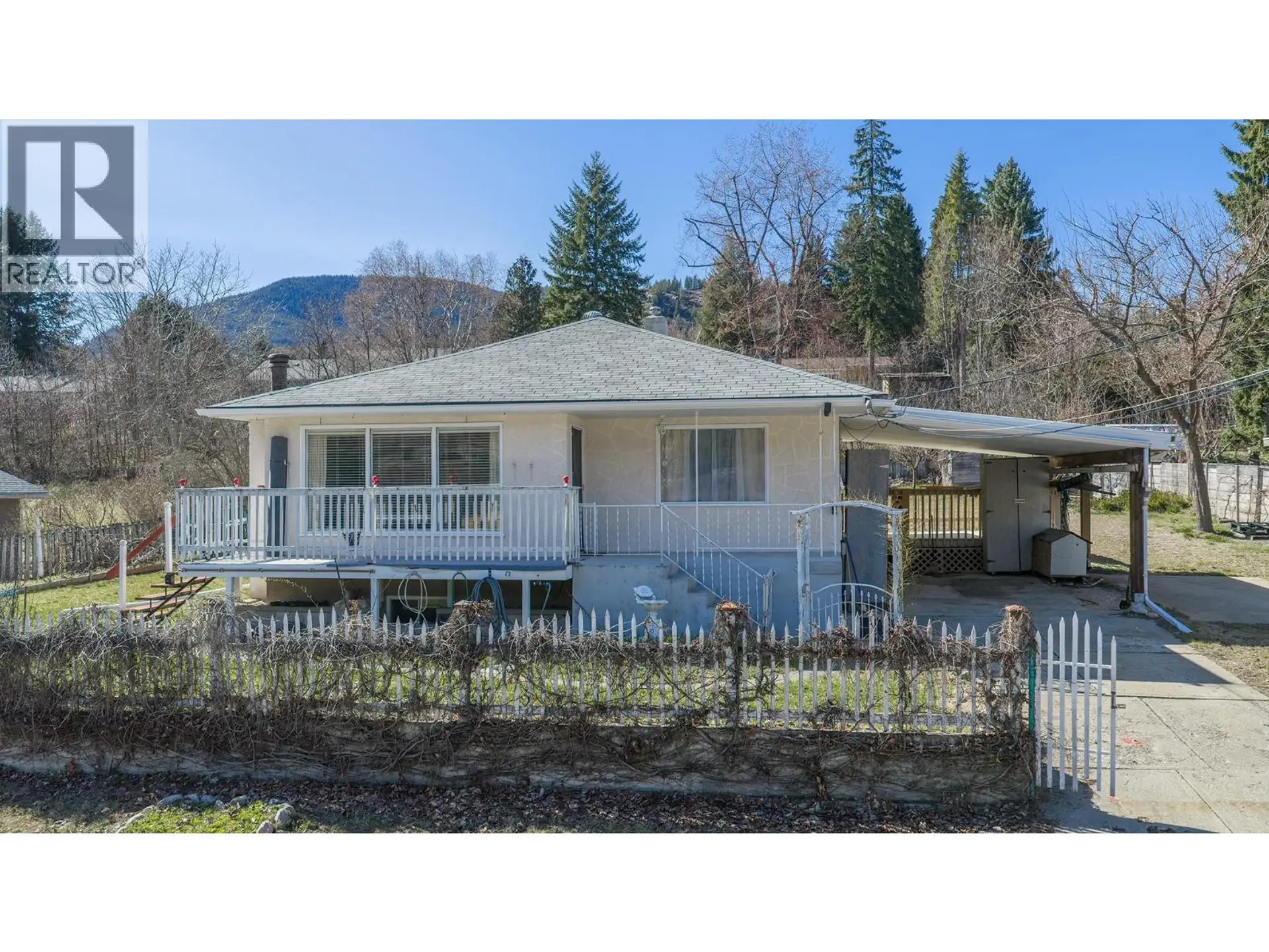 Property at 3404 4th Avenue, Castlegar, BC