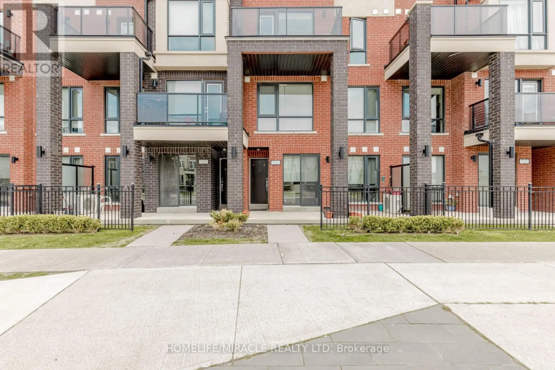 #29 100 DUFAY ROAD - Image 1