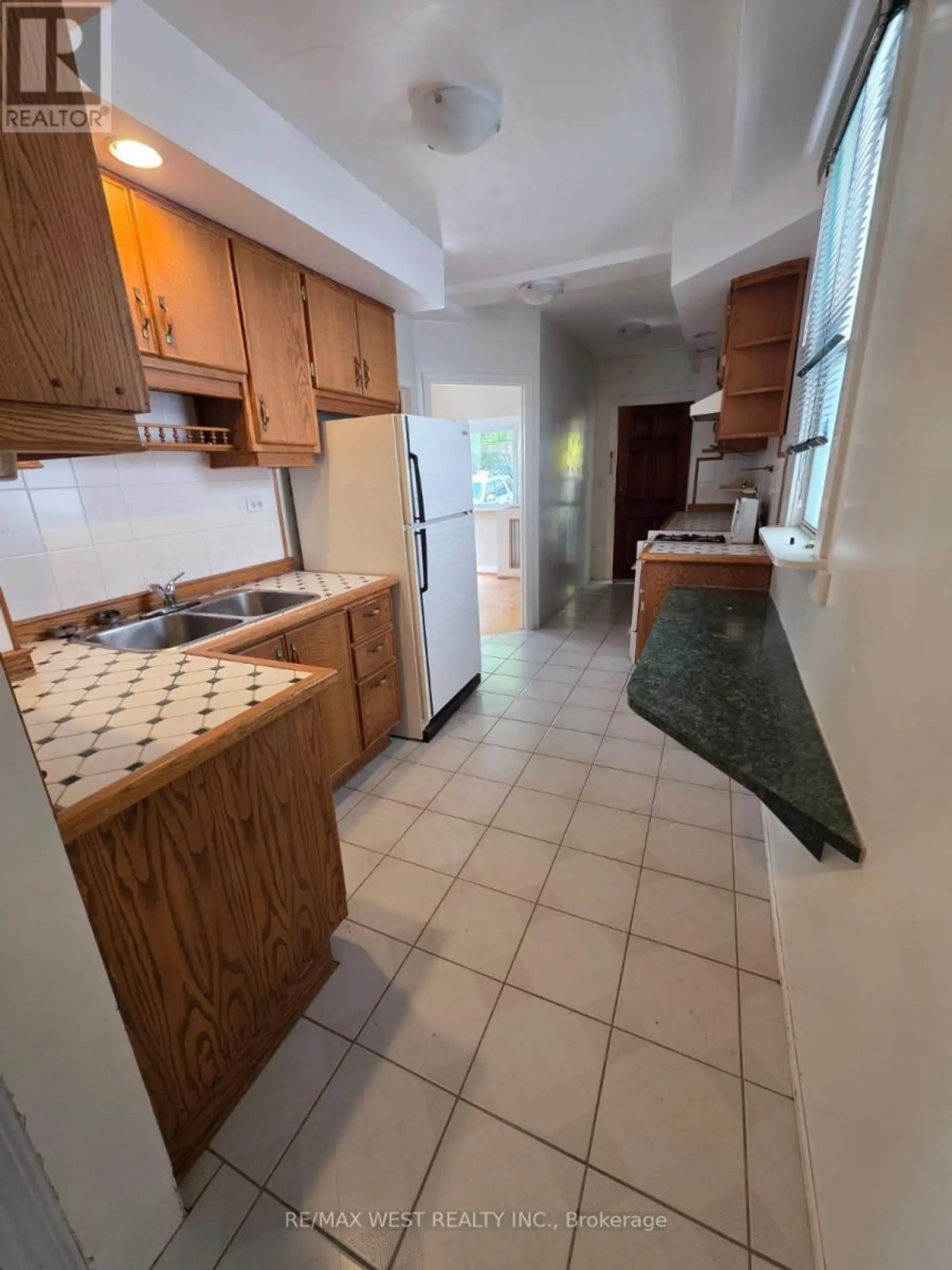160 KING EDWARD AVENUE - Image 12