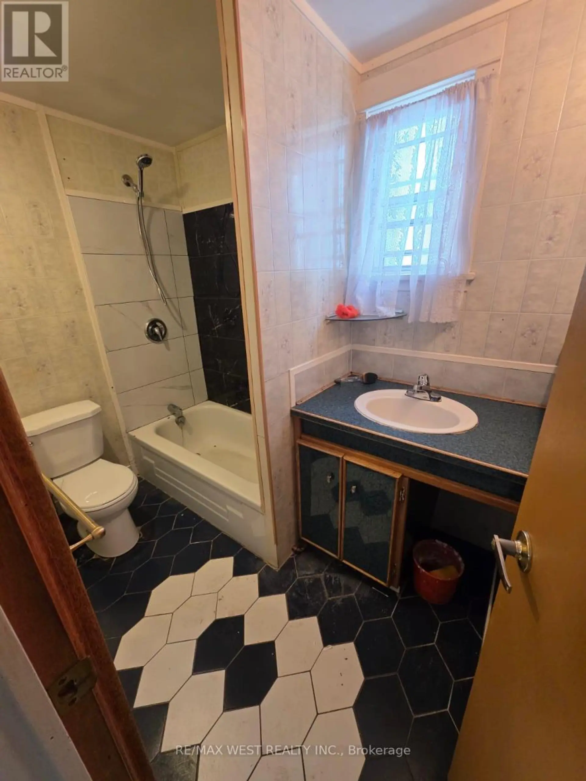 160 KING EDWARD AVENUE - Image 5