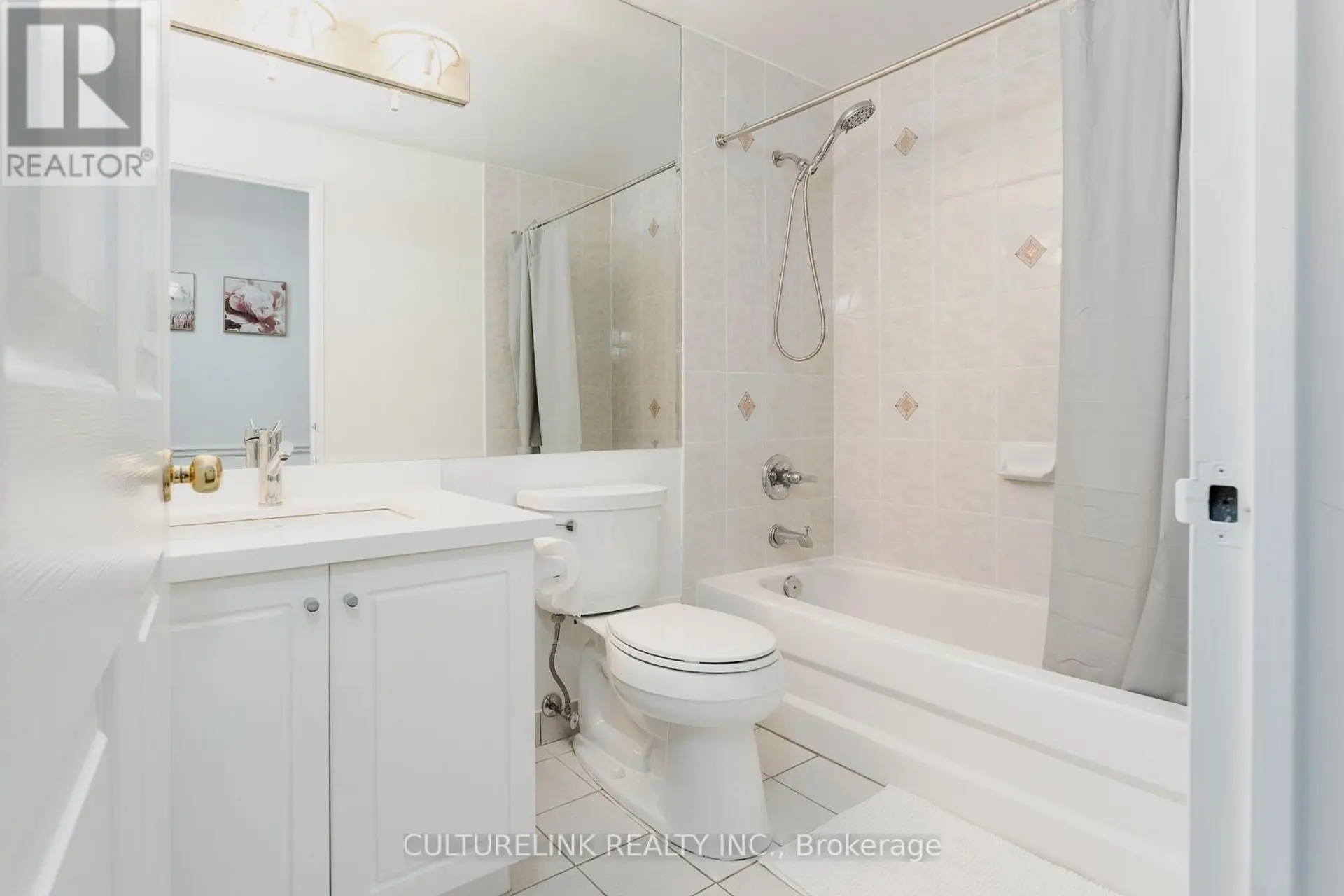 #PH6 135 POND DRIVE - Image 15