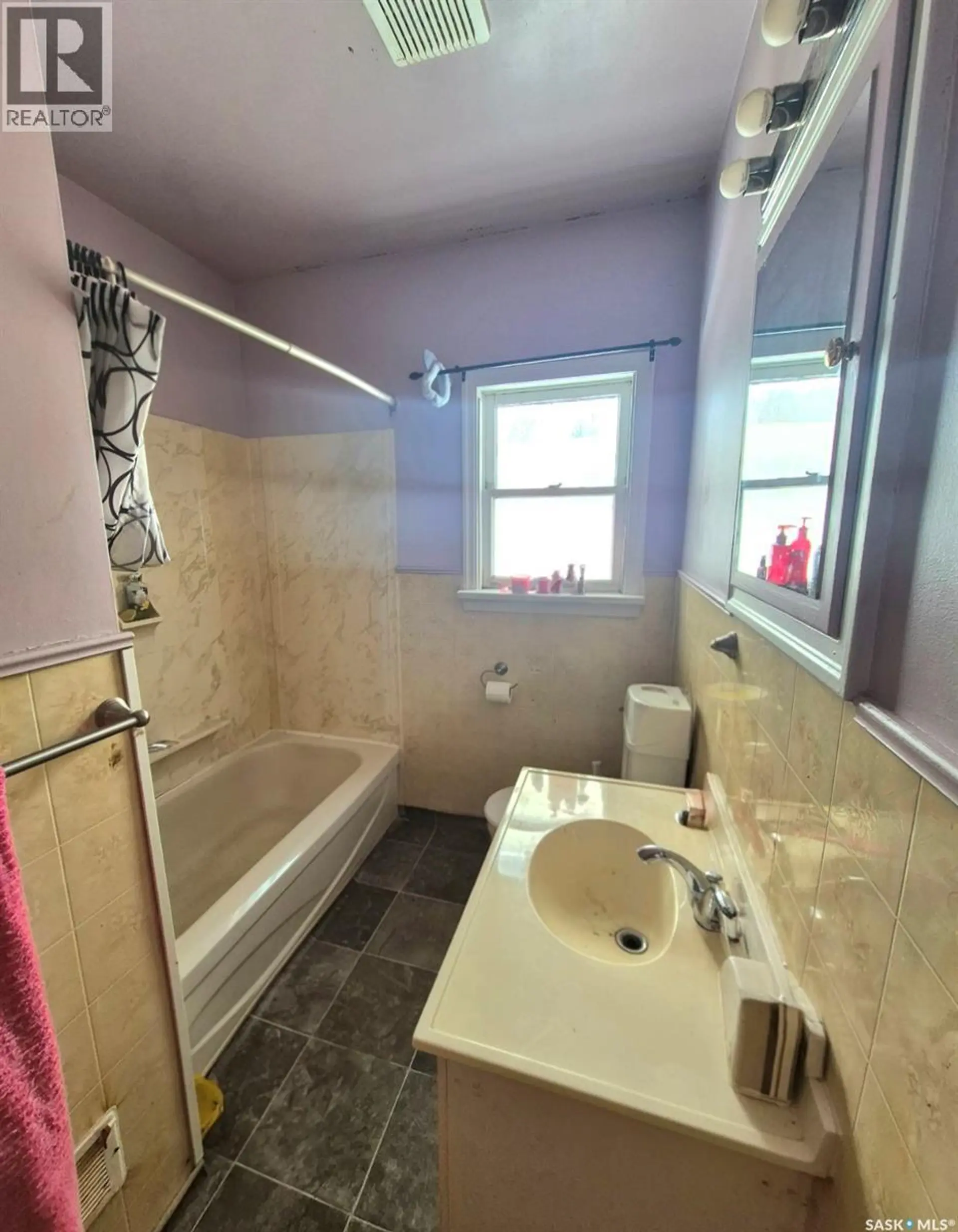 603 20th STREET W - Image 6
