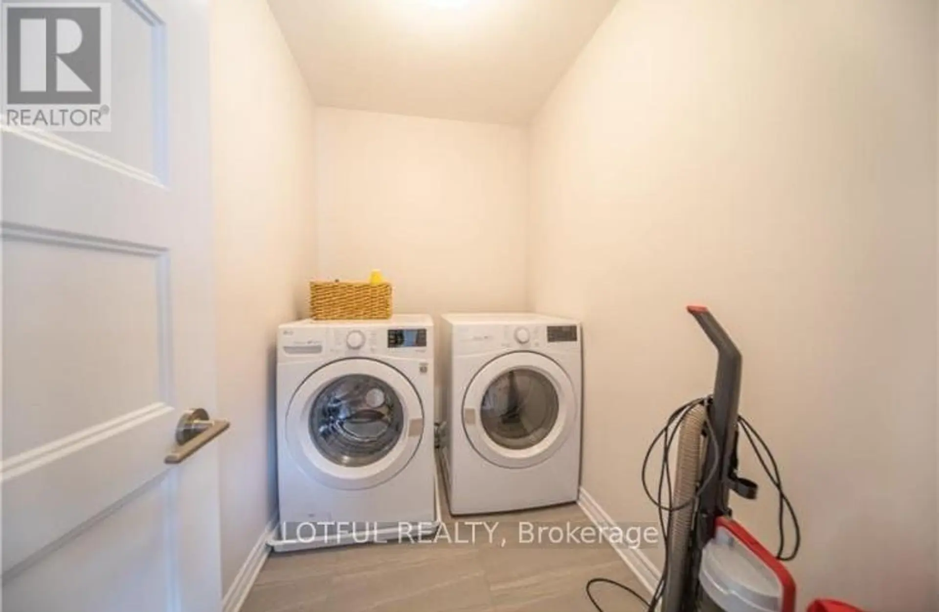 304 BELFORT STREET - Image 11