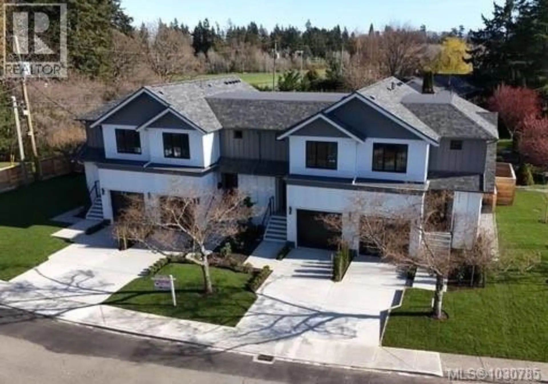 Property at #2 3513 Henderson Rd, Oak Bay, BC