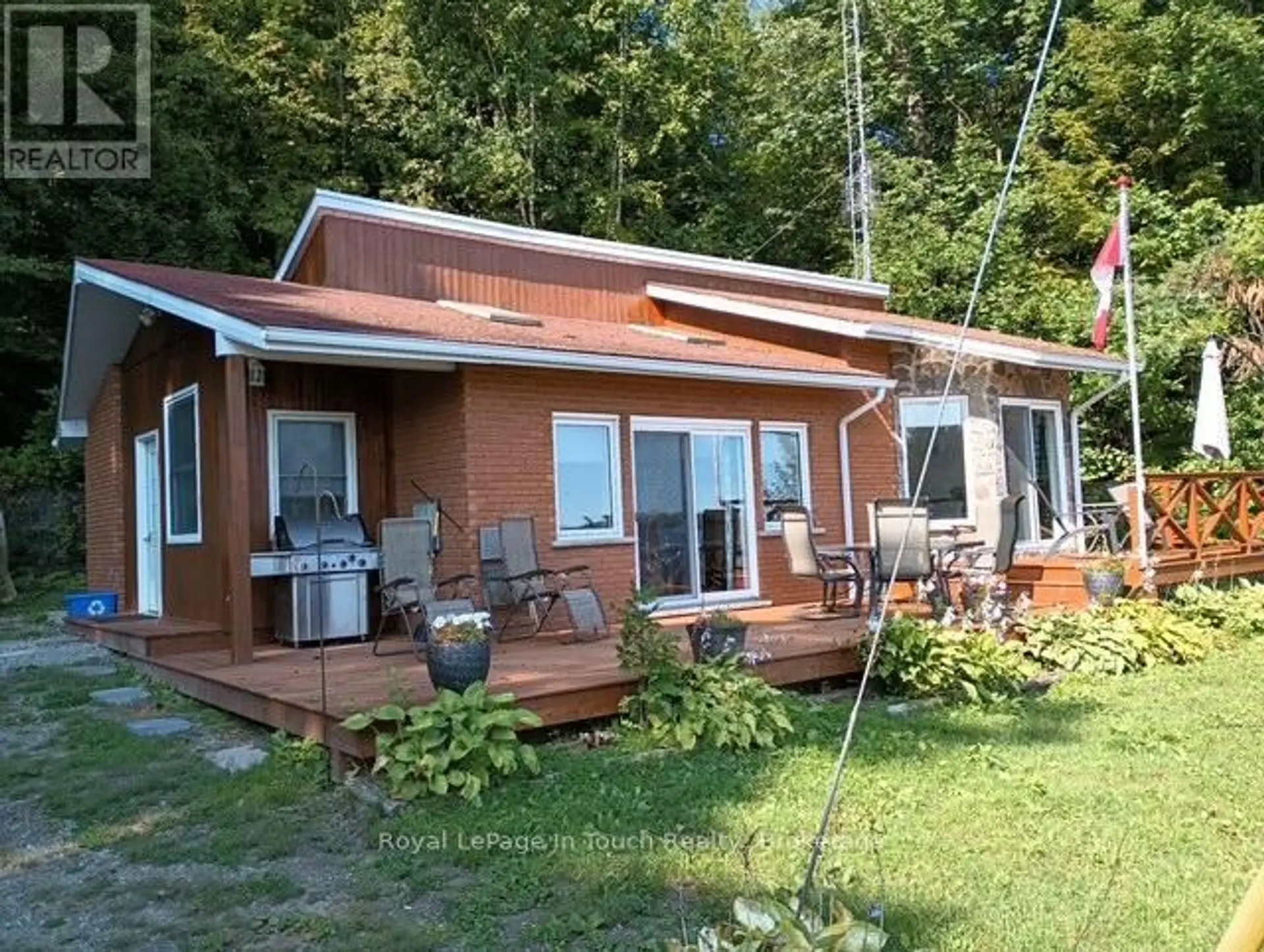 468 CHAMPLAIN ROAD - Image 1