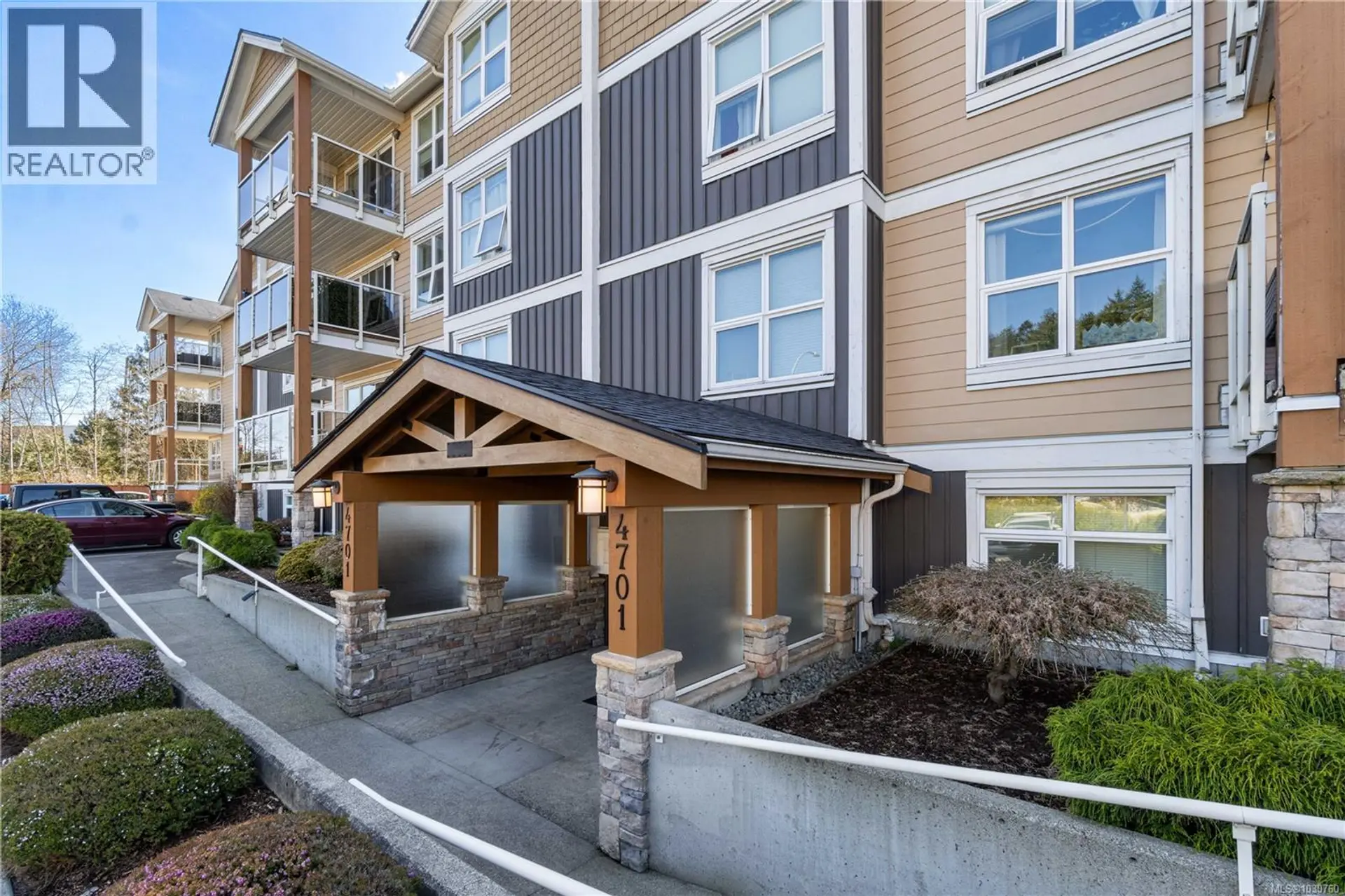 Property at #409 4701 UPLANDS DR, Nanaimo, BC