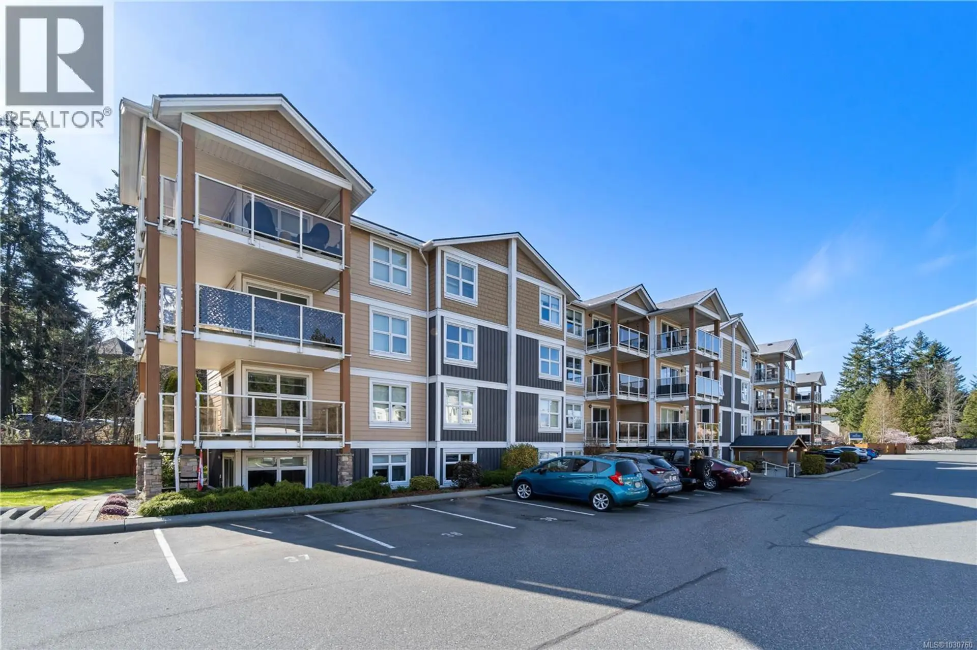 Property at #409 4701 UPLANDS DR, Nanaimo, BC