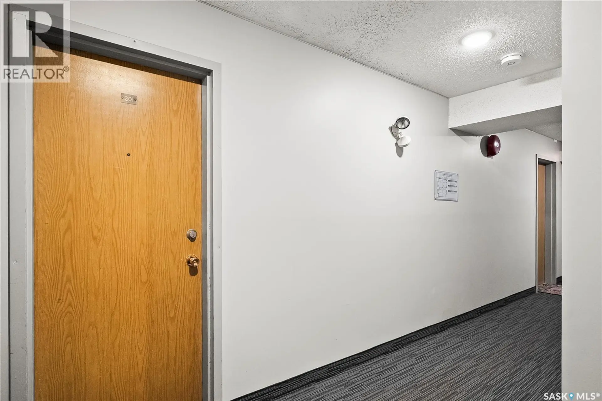 #201 215 Kingsmere BOULEVARD - Image 16