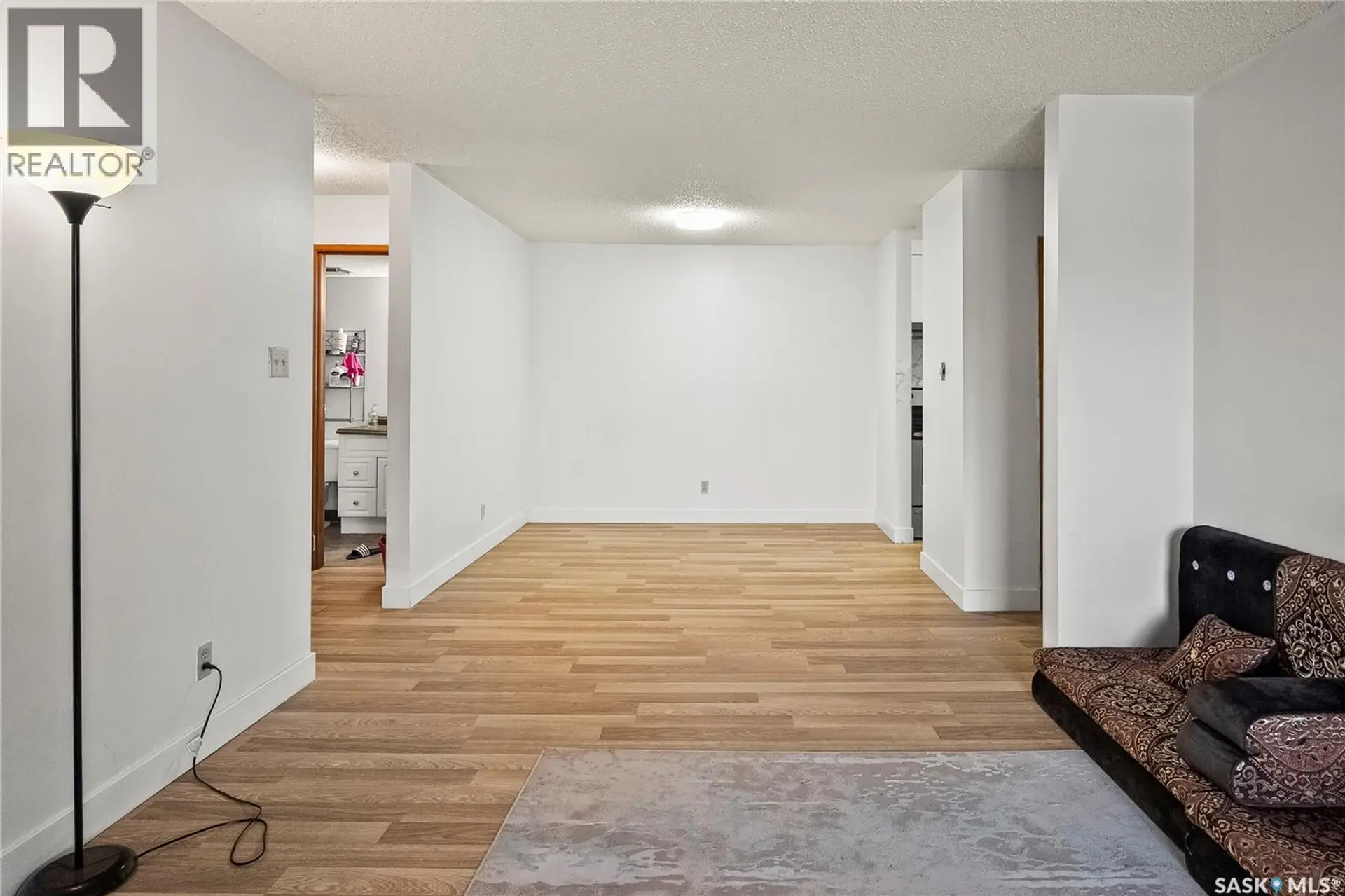 #201 215 Kingsmere BOULEVARD - Image 6
