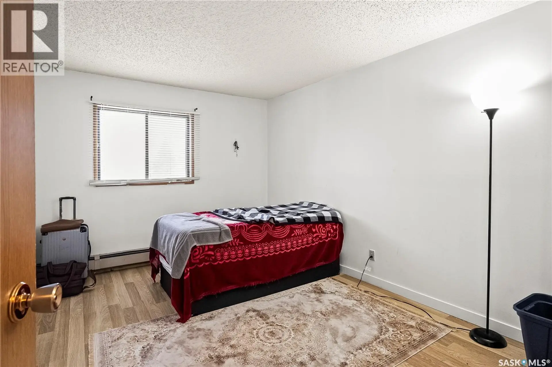 #201 215 Kingsmere BOULEVARD - Image 9