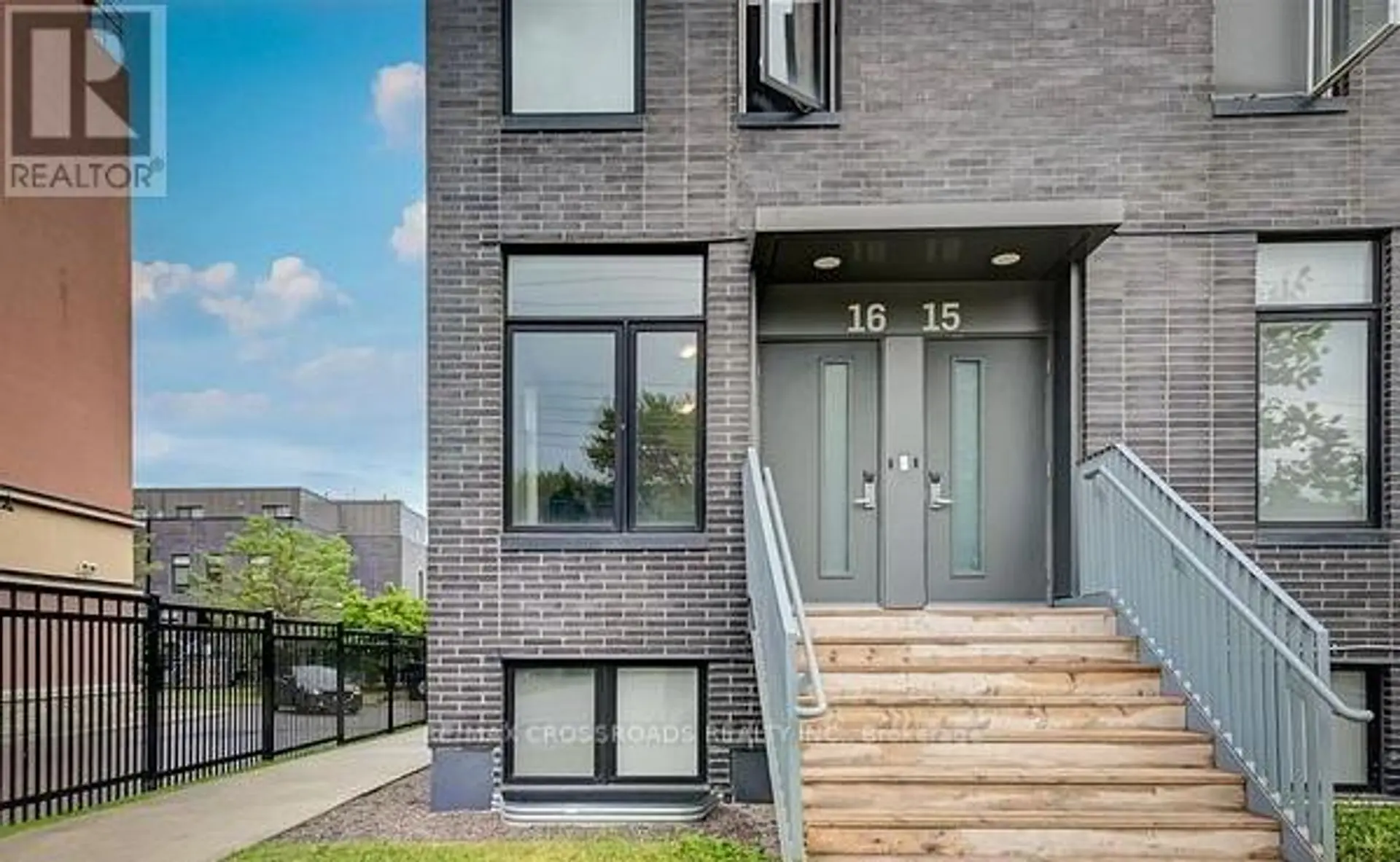 #15 1720 SIMCOE STREET - Image 1