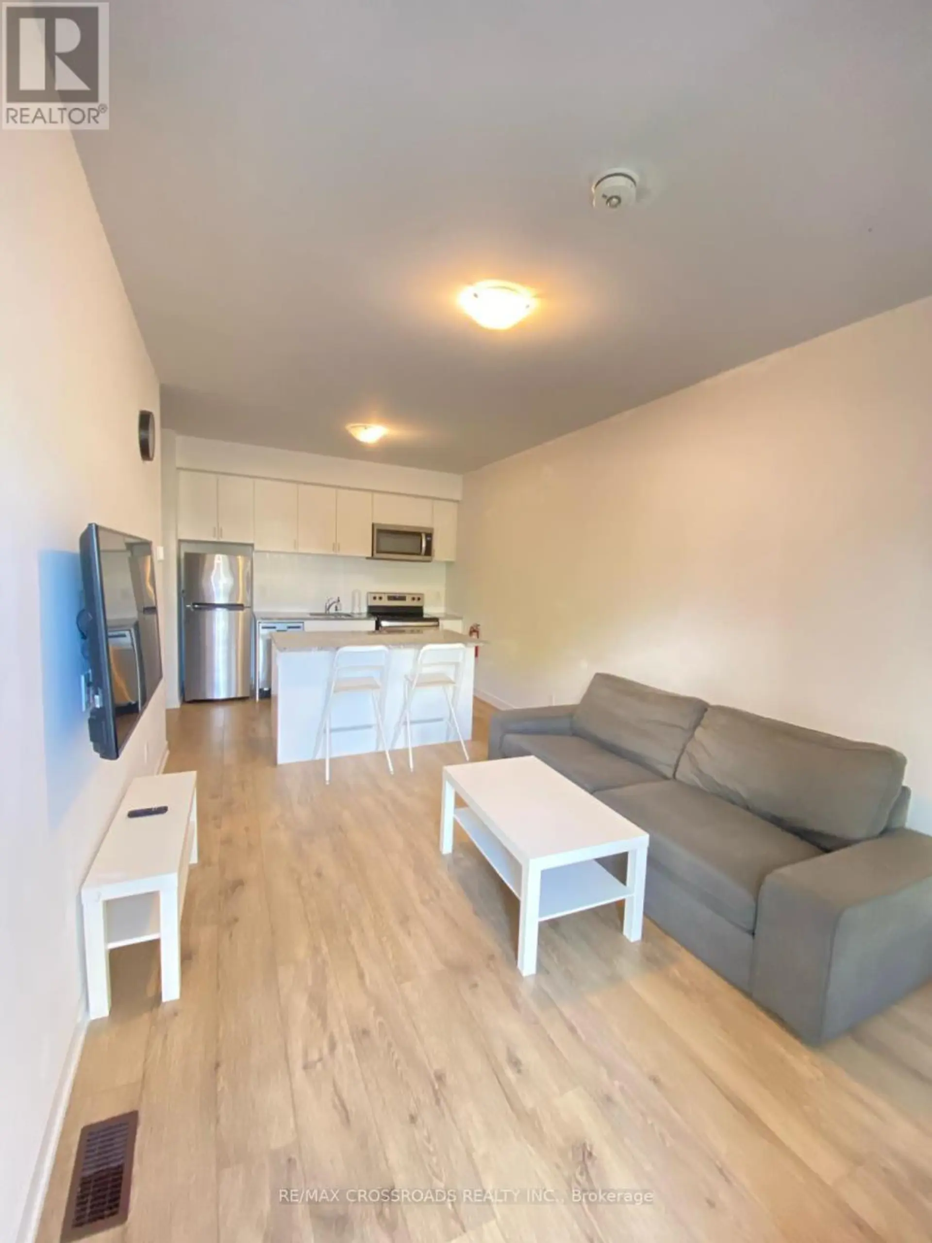 #15 1720 SIMCOE STREET - Image 4