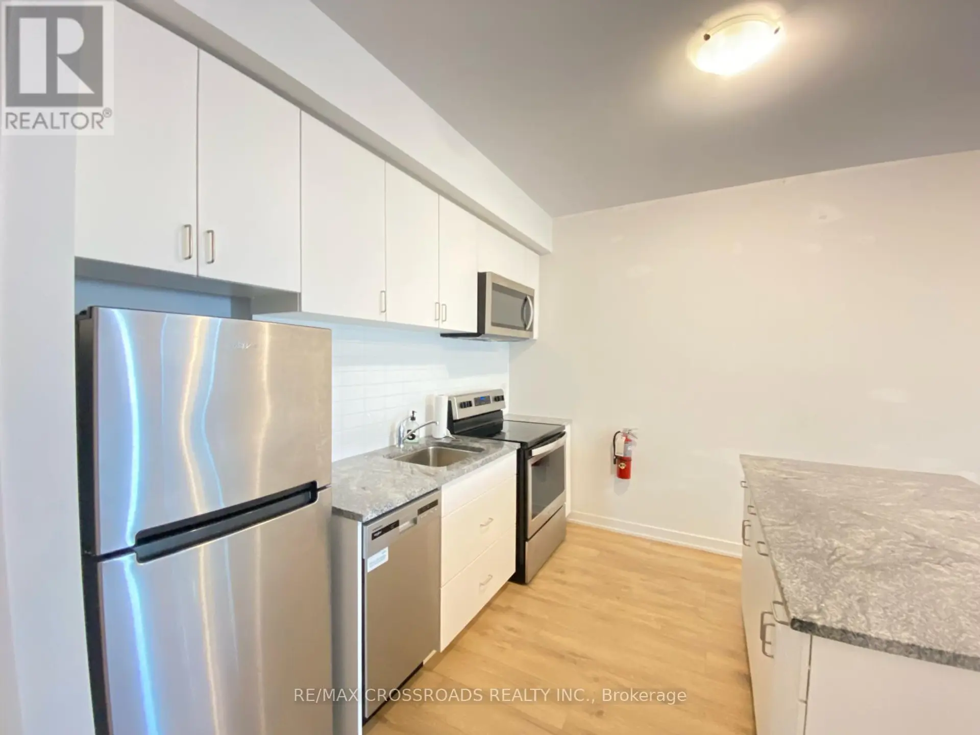 #15 1720 SIMCOE STREET - Image 5