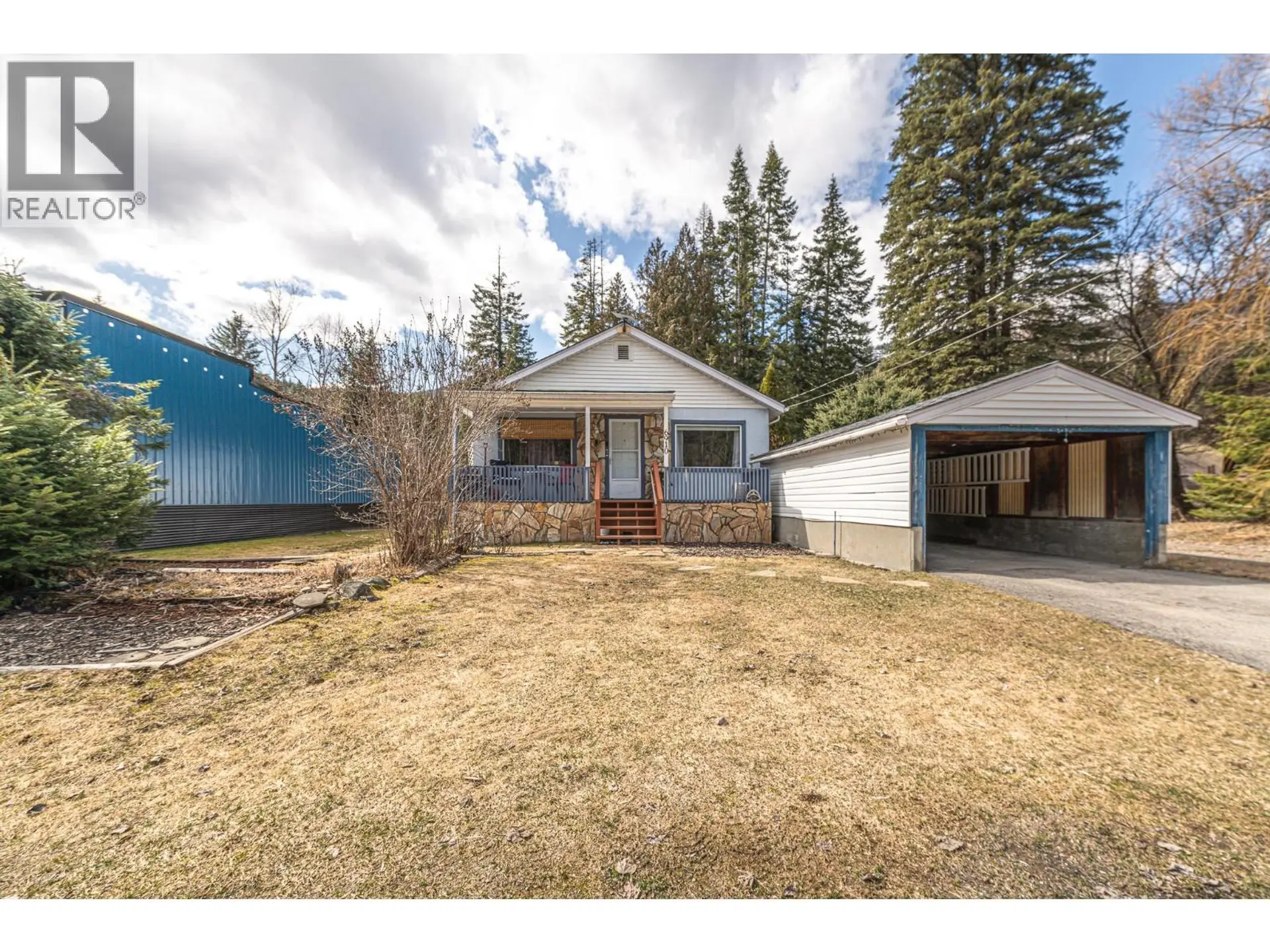 Property at 6910 1st Avenue, Ymir, BC