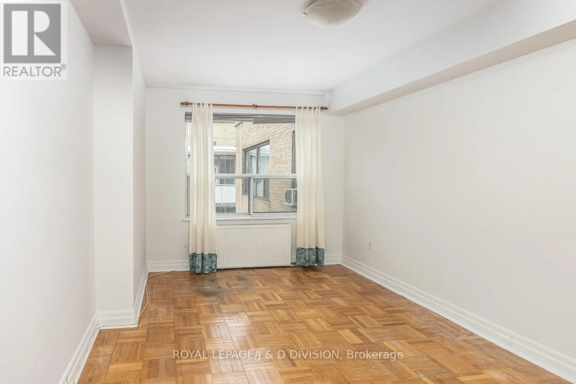 #716 660 EGLINTON AVENUE W - Image 15