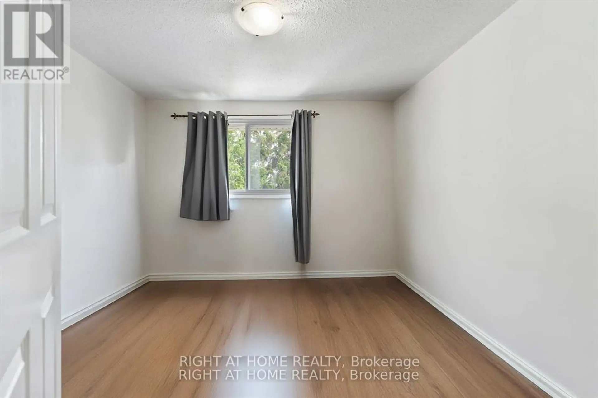#21 5 HADLEY CIRCLE - Image 12